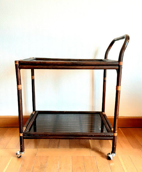 Rattan and smoked glass rolling service