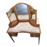 Dressing table with a triptych mirror