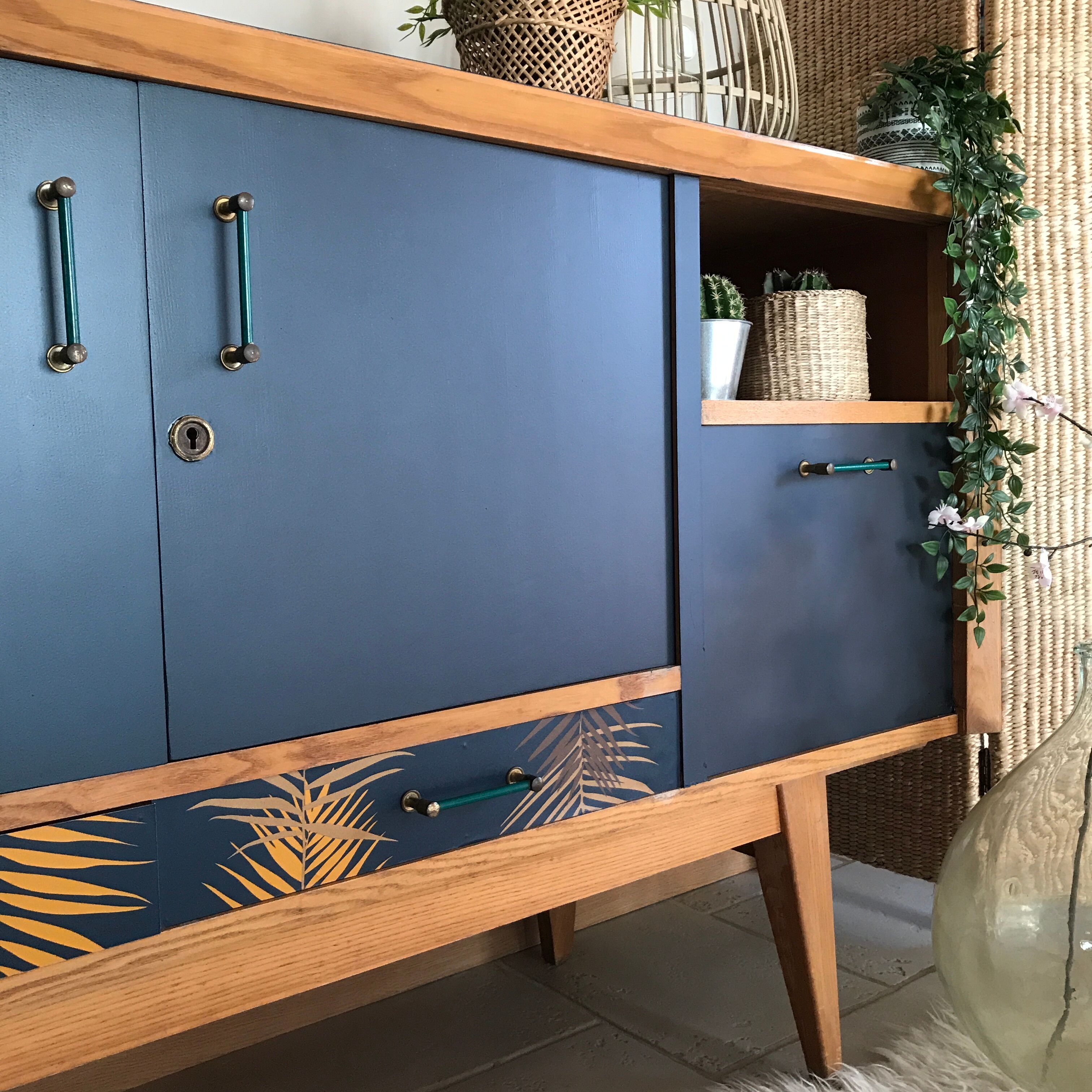 Vintage 60s enfilade