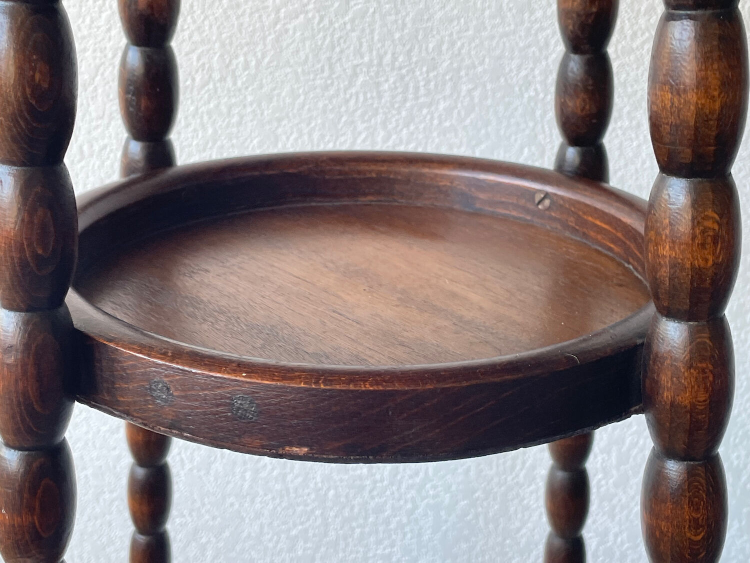 Vintage turned wooden gueridon from the 60s.