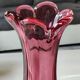 Vase Murano Chambord par Fratelli Toso. Forme florale.En verre d Art soufflé rouge grenat. Haut 28 cm