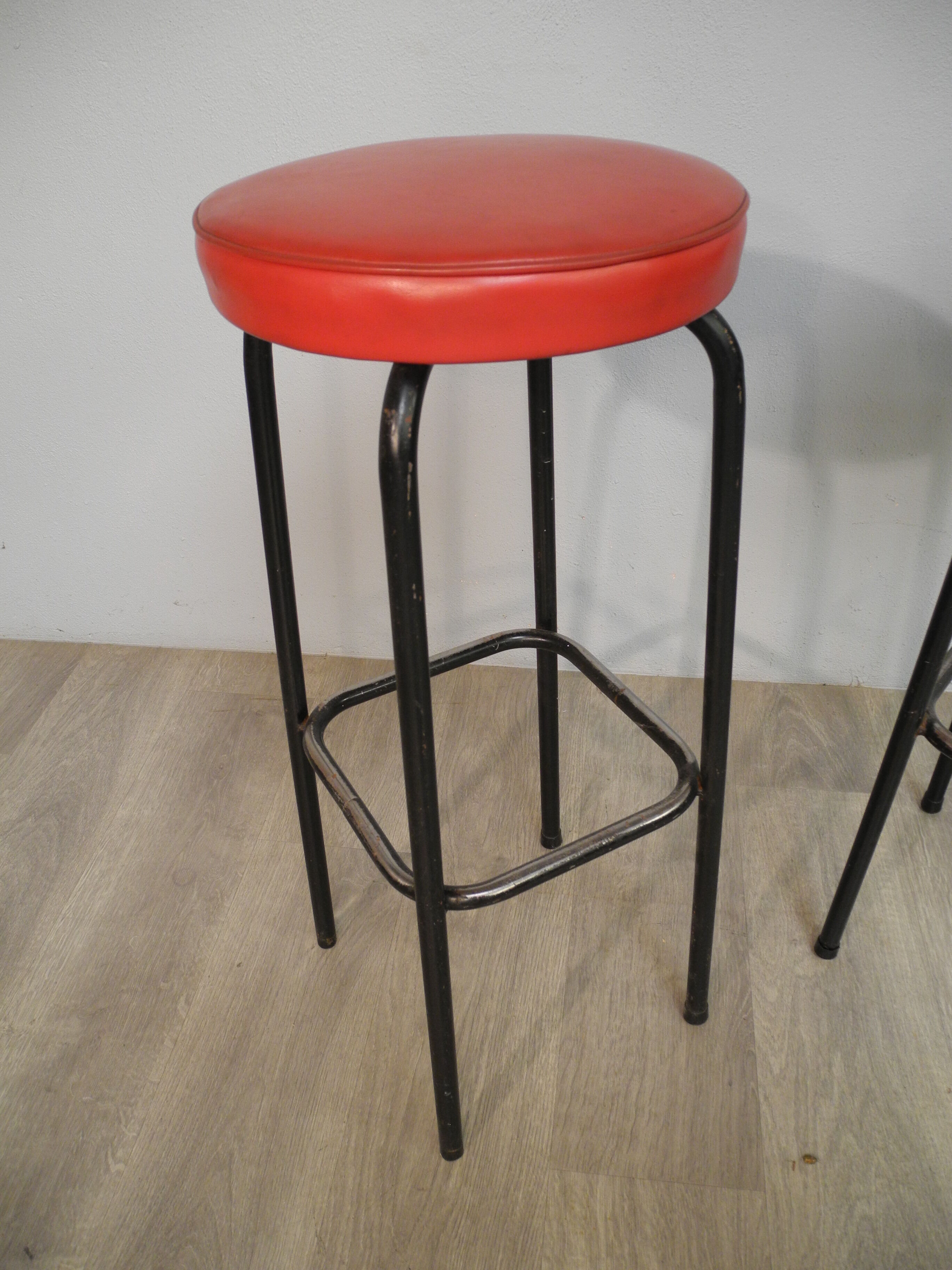Lot of 2 red stools 50/60