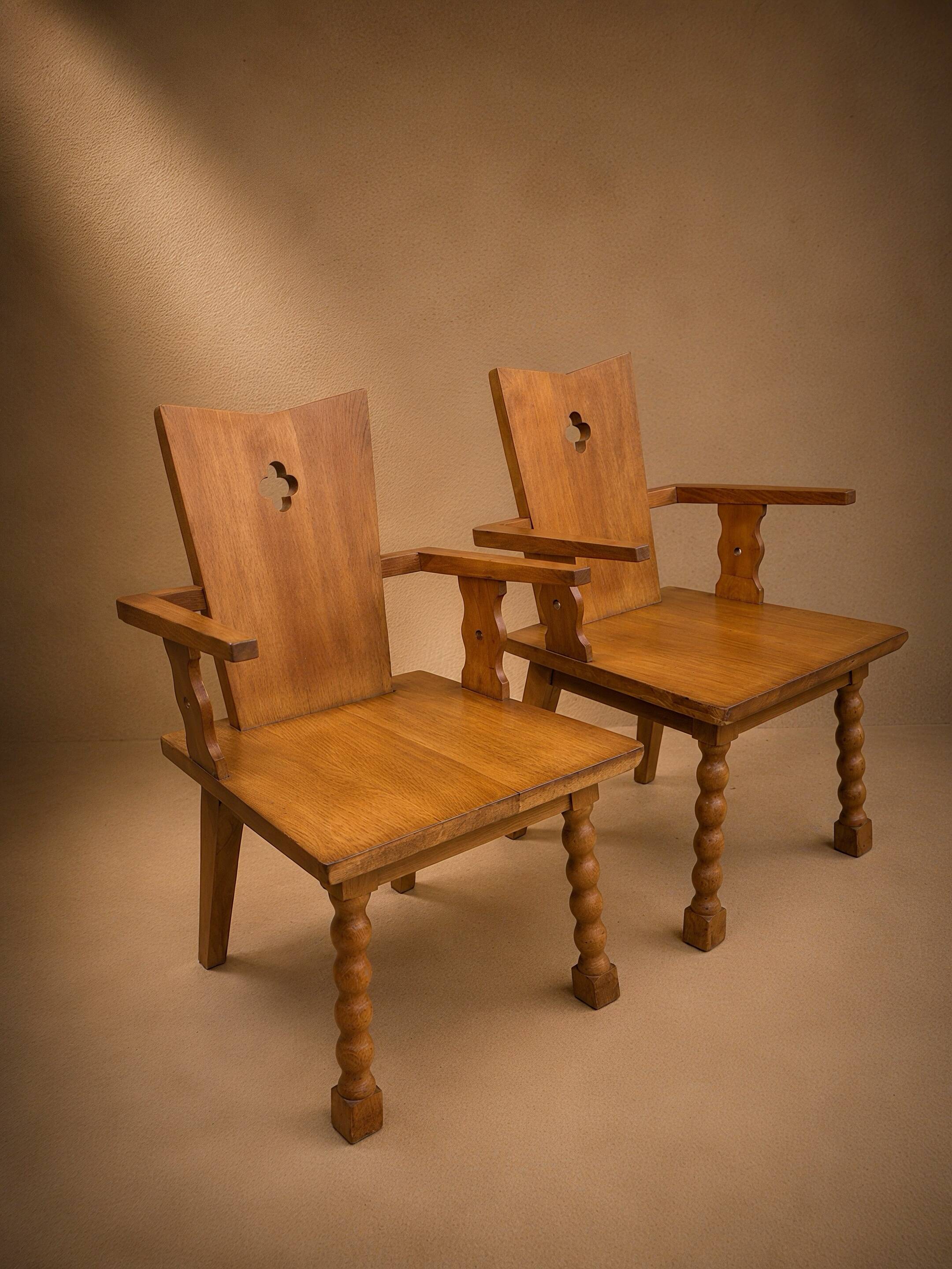 Paire fauteuils brutaliste chêne France Circa 1950