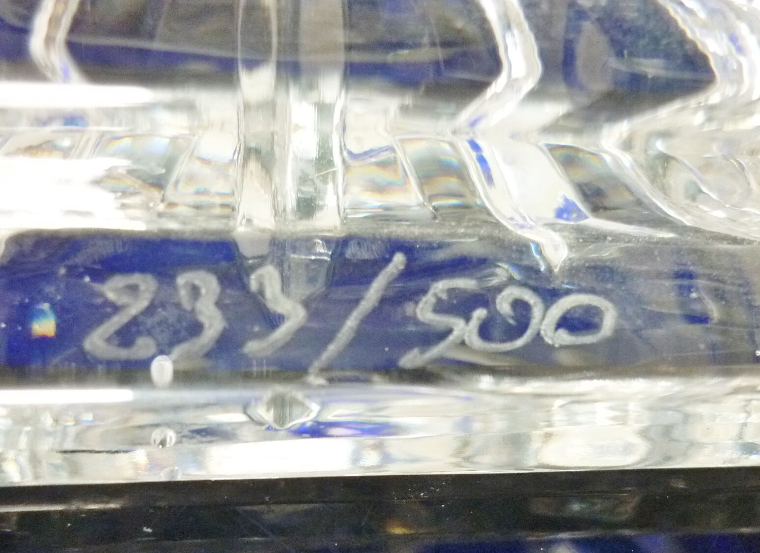 Centerpiece, blue crystal of Lorraine, limited series 233/500, blown and cut