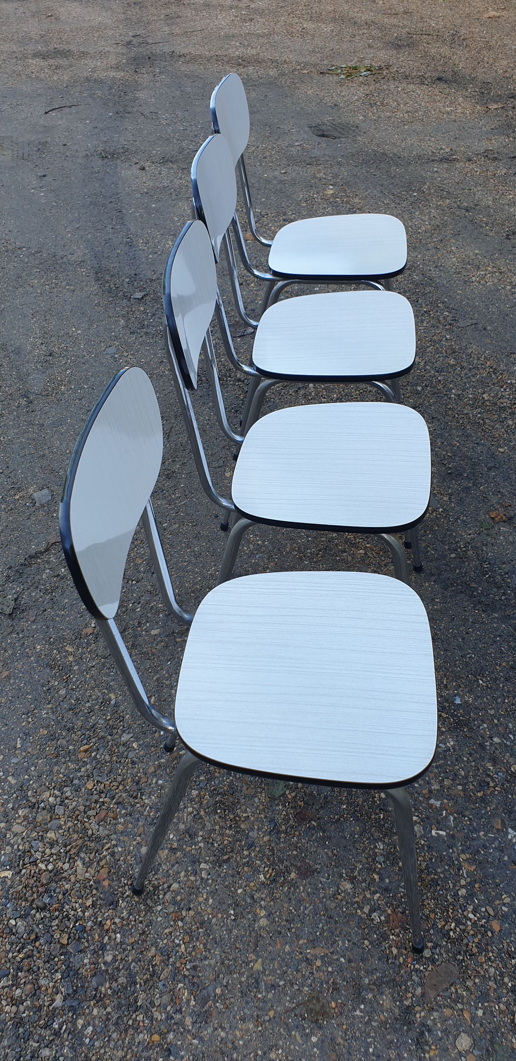 4 formica chairs