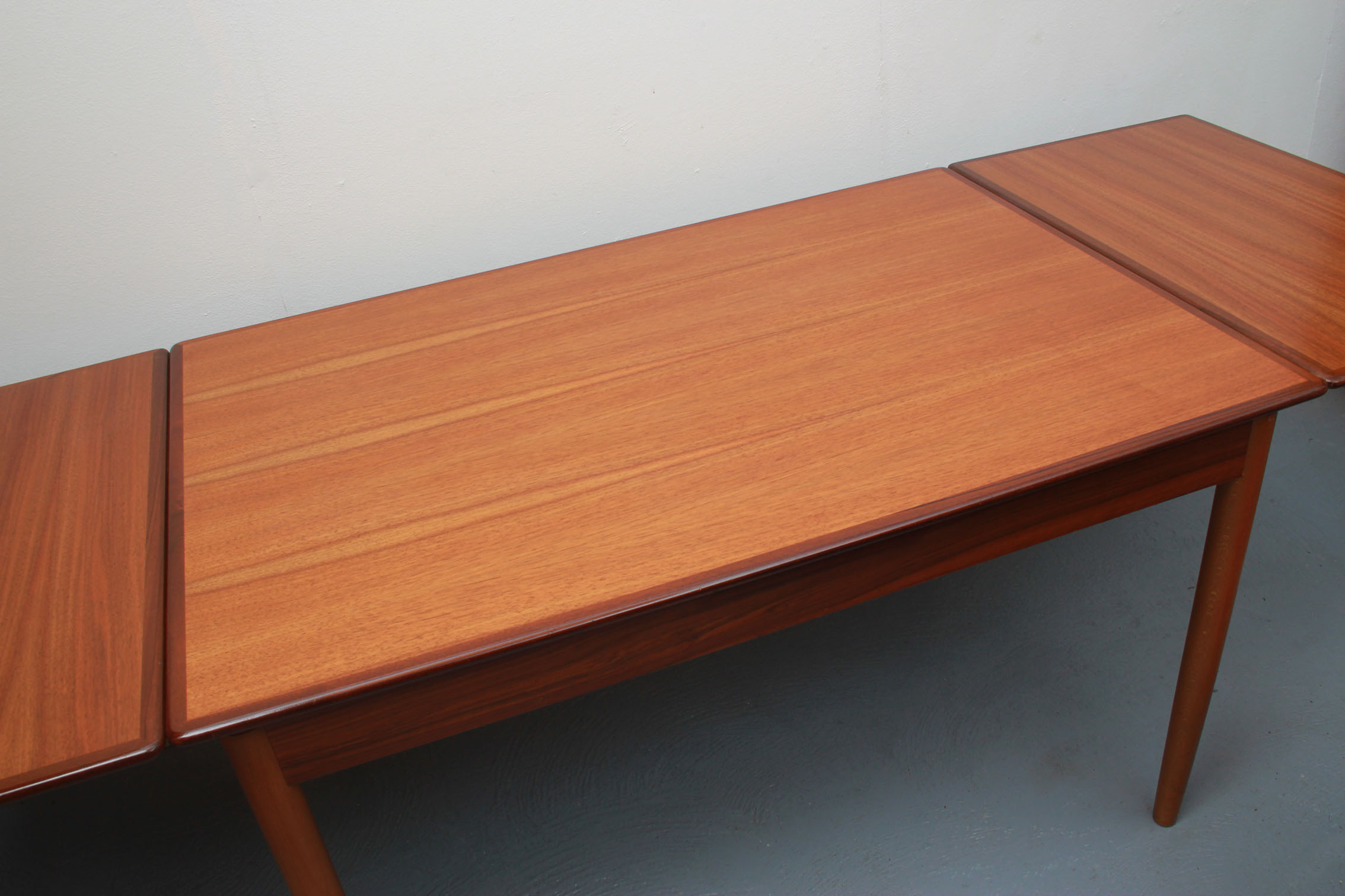 1960s diningtable in rosewood