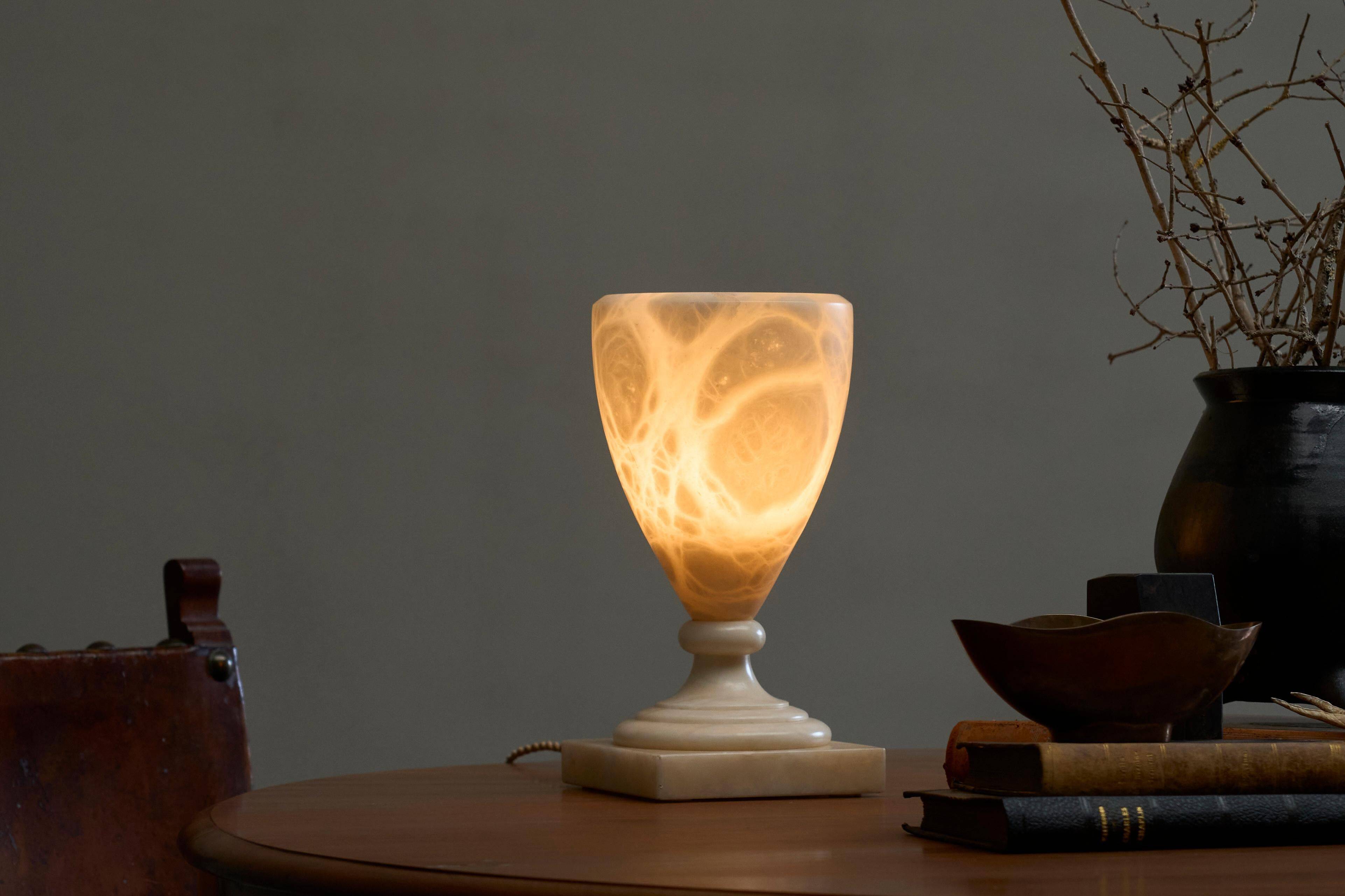 Mid Century table lamp in alabaster 1970