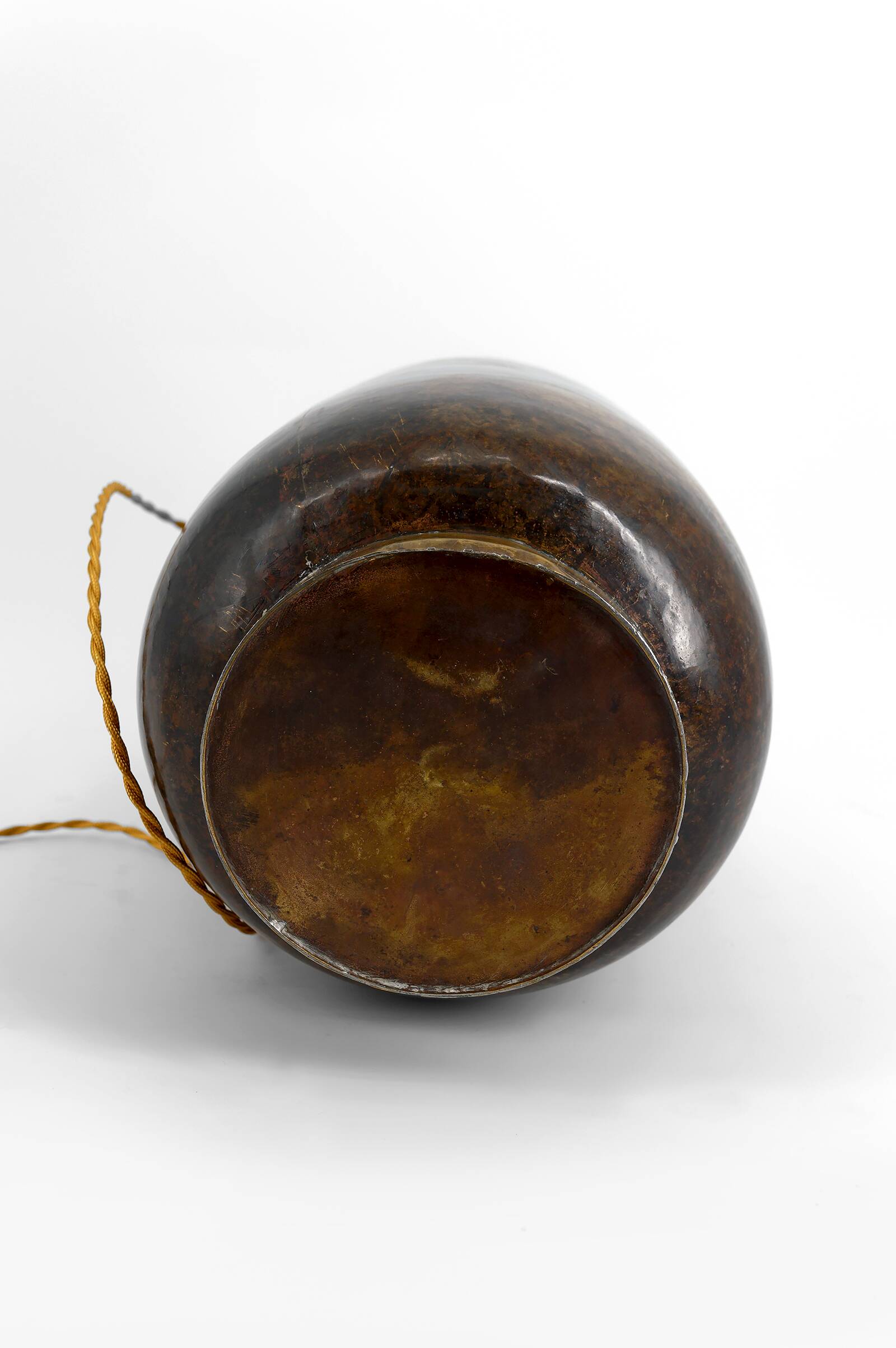 Art Deco modernist lamp in patinated brass, circa 1930.