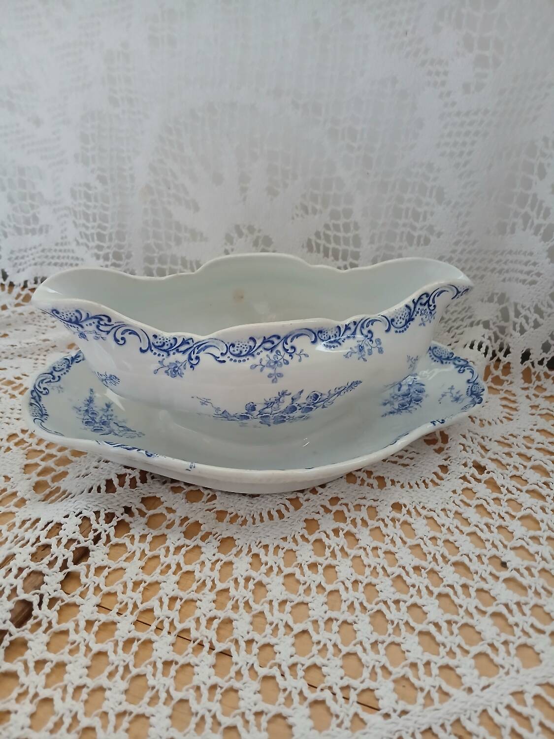 Saucière ancienne en Terre de fer Lunéville