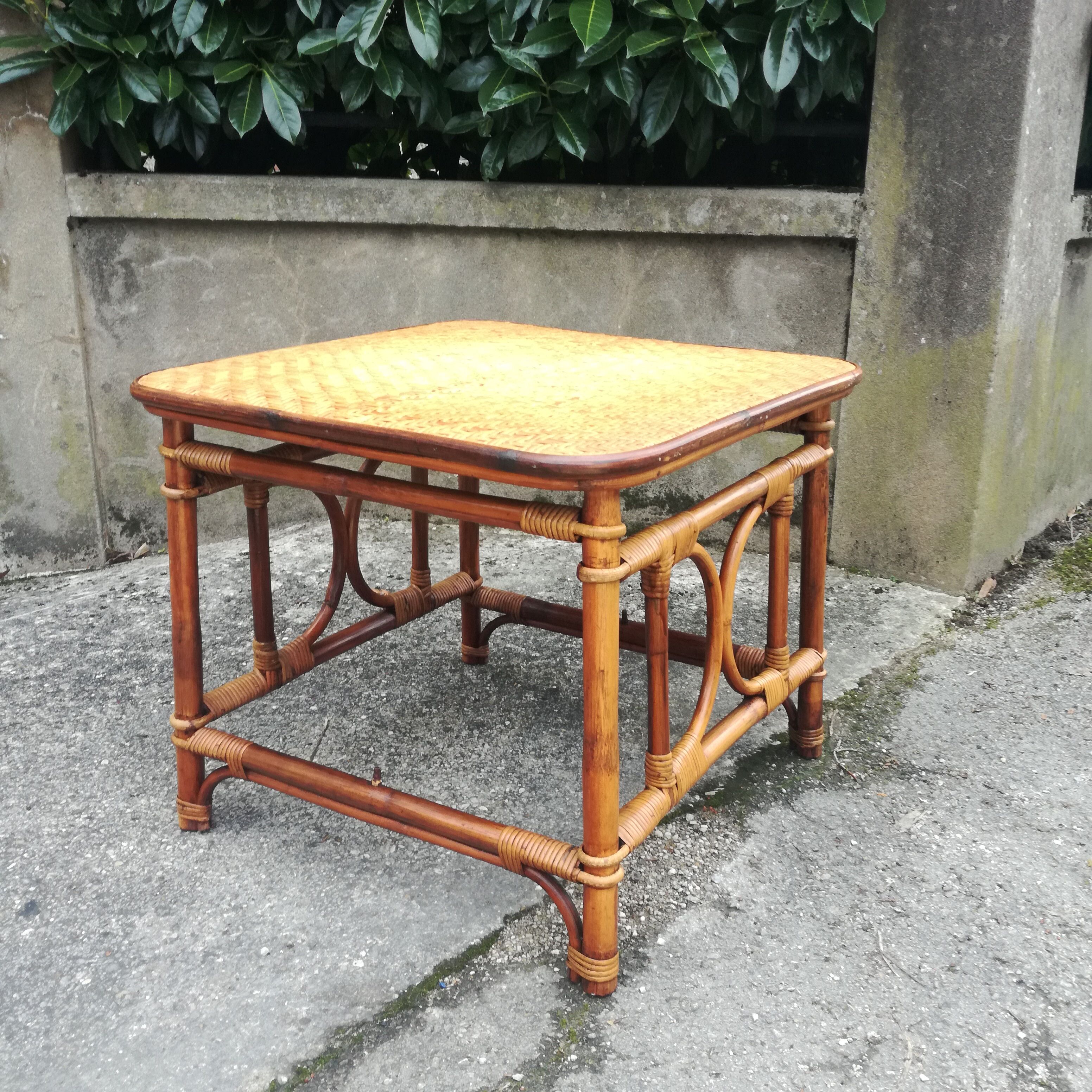 Square rattan side table 62x62