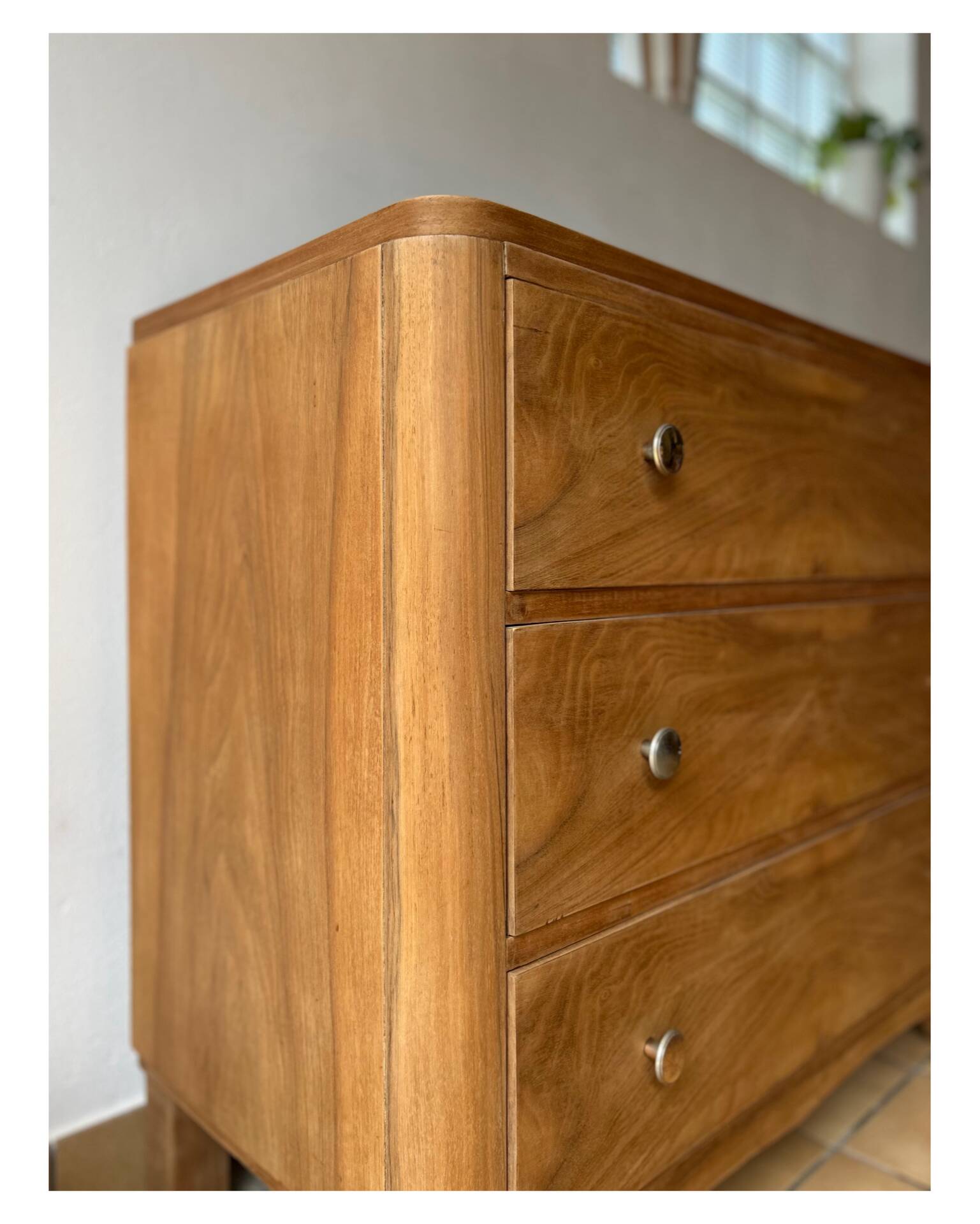 Vintage chest of drawers