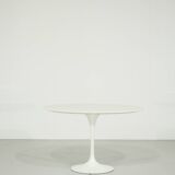 White melamine Tulip table by Eero Saarinen for Knoll Studio – 1990s
