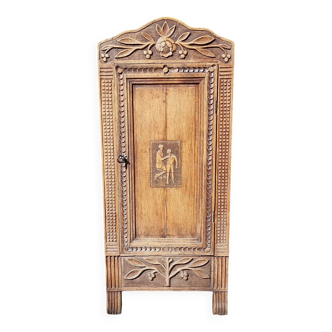 Small piece of furniture with 1 door, old oak jam cupboard