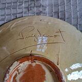 Plat Puigdemont à décor de poisson