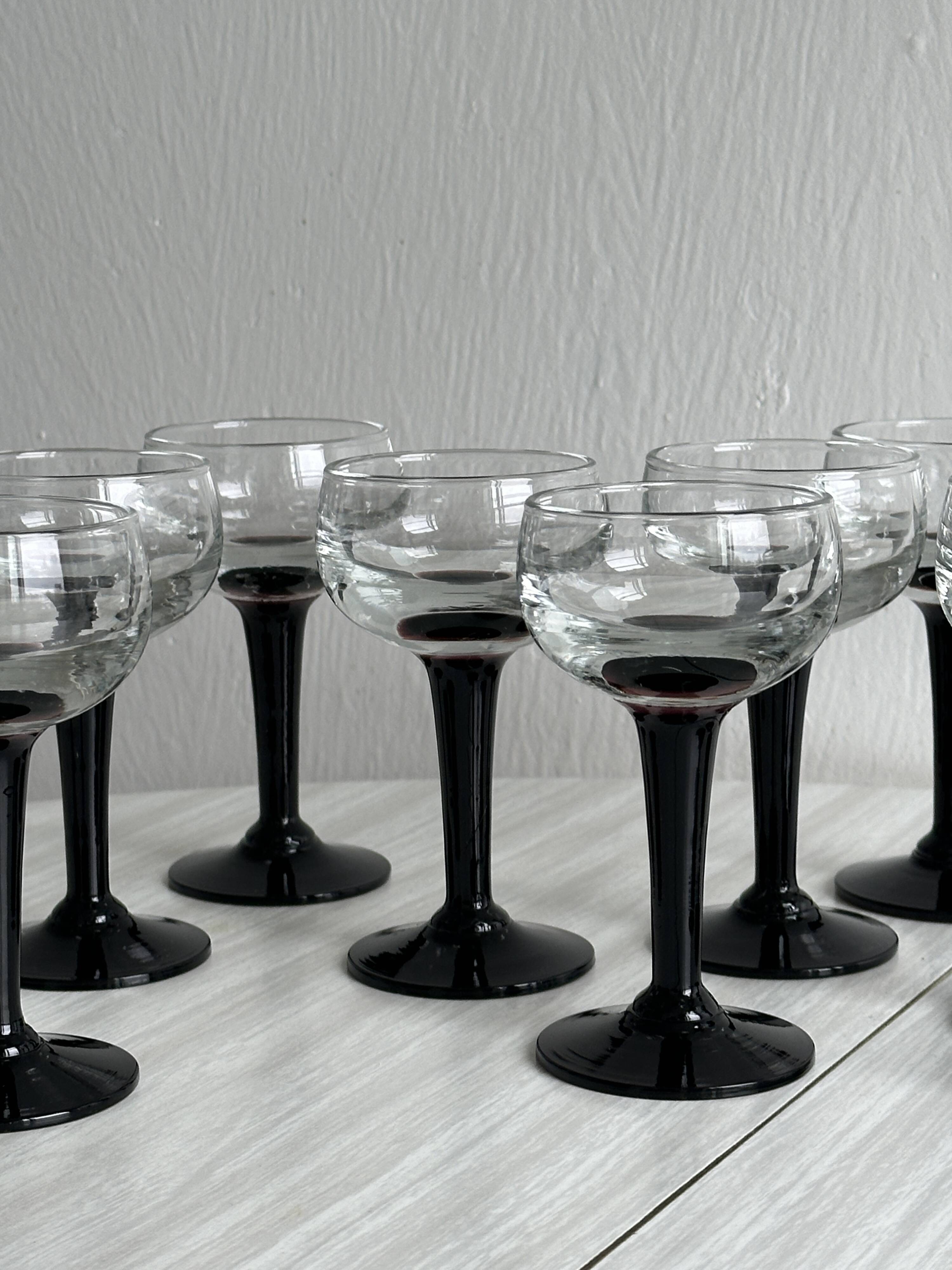 10 black stemmed liqueur glasses