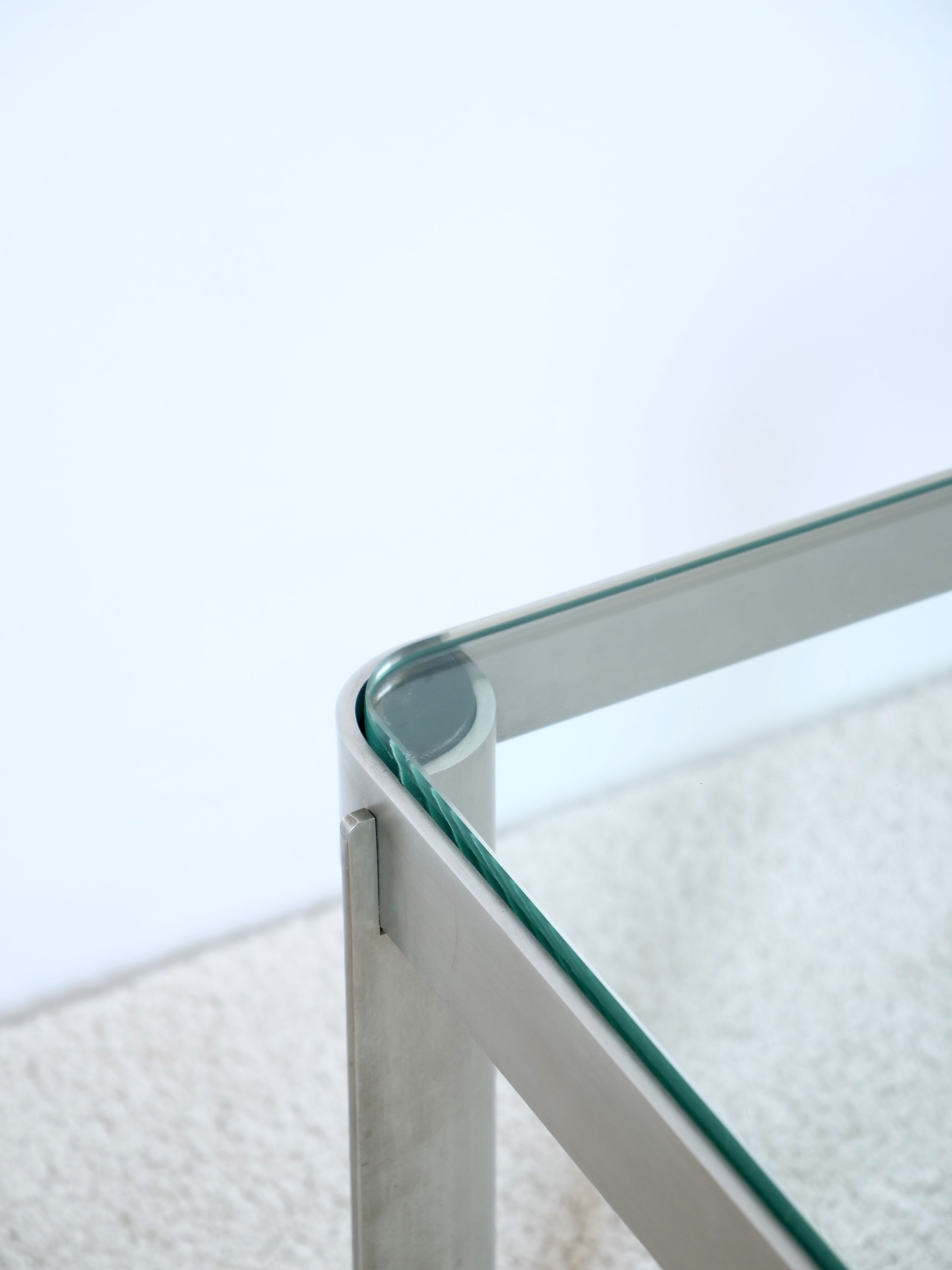 Coffee table model t113 by Osvaldo Borsani for Tecno 1975