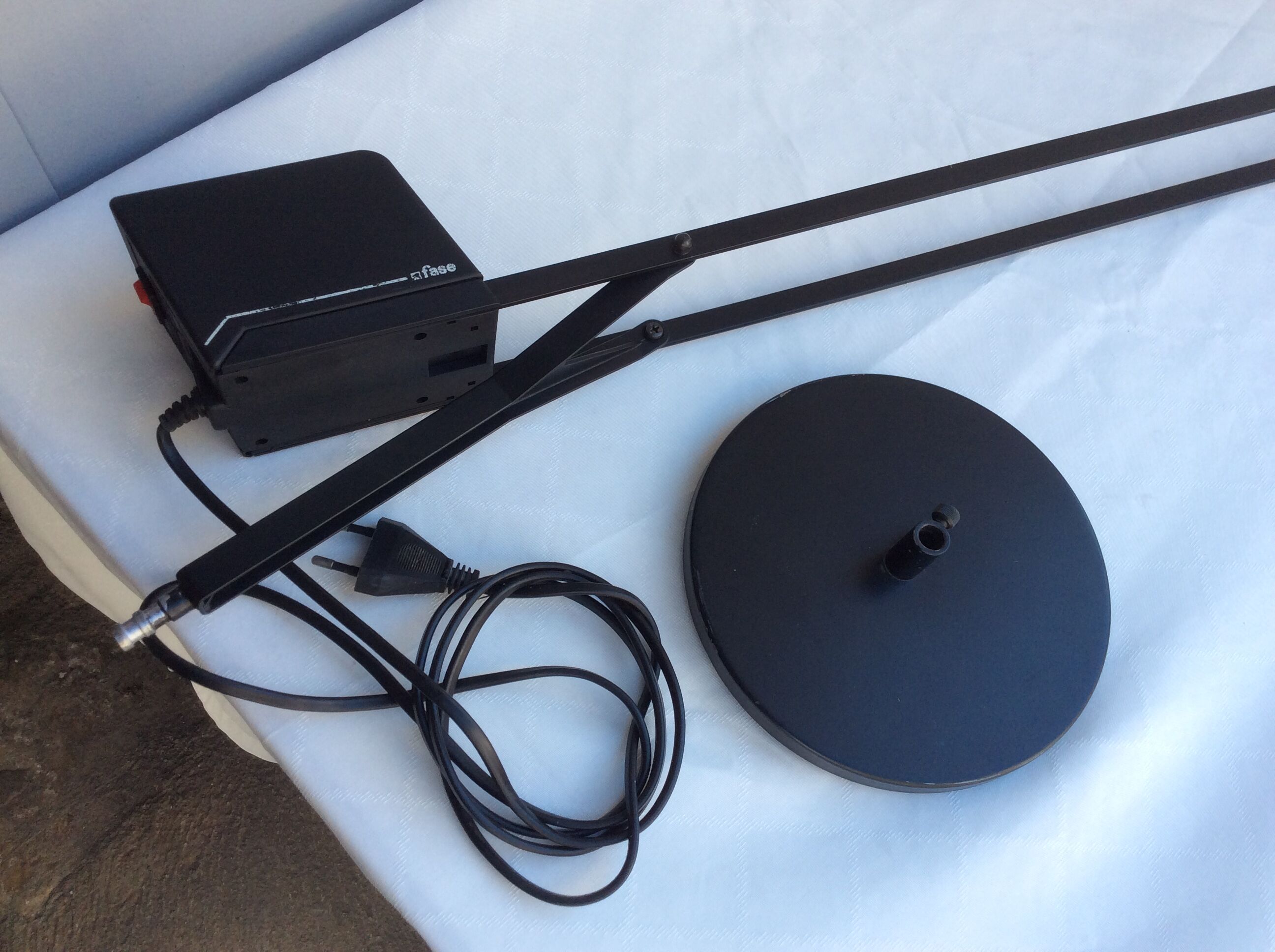 "Fase" pendulum lamp