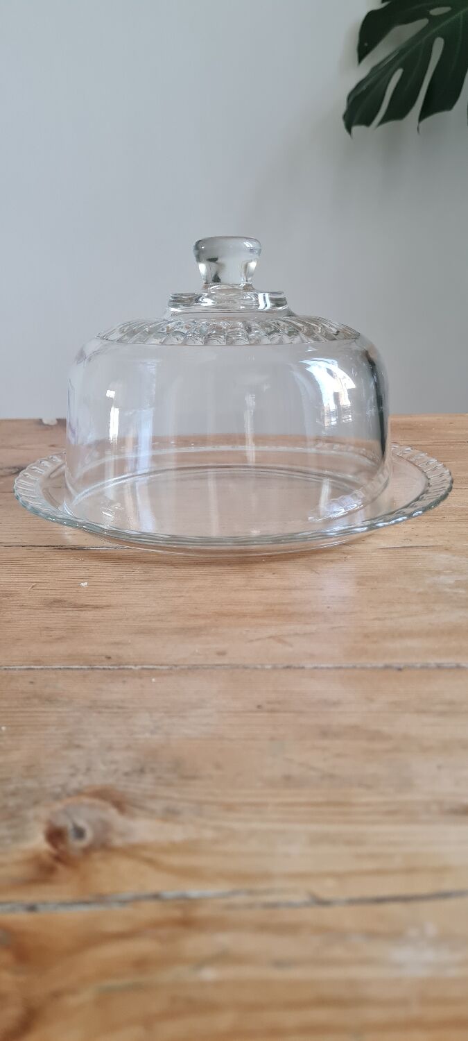 Arcoroc cake dish