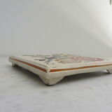 Faience underside