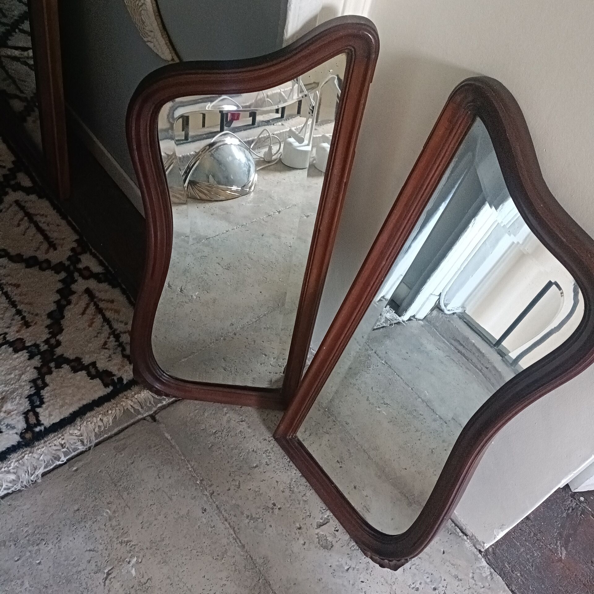 Bevelled mirror diptyque