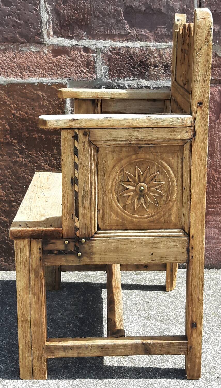 Fauteuil, chayère ou trône en bois, début 19ème siècle.