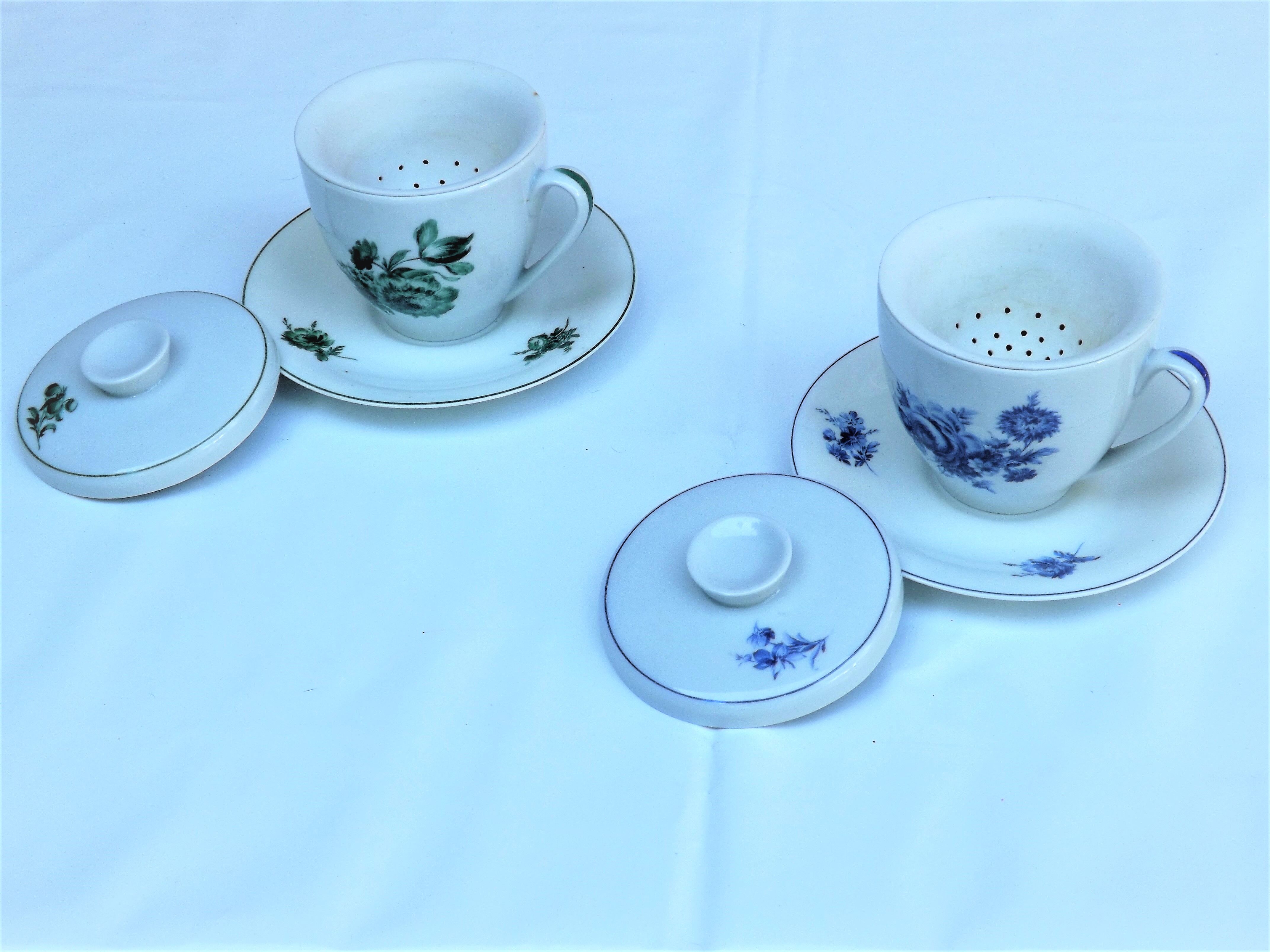 Two tea cups with lids, saucers, filters, porcelain Singer France limoges