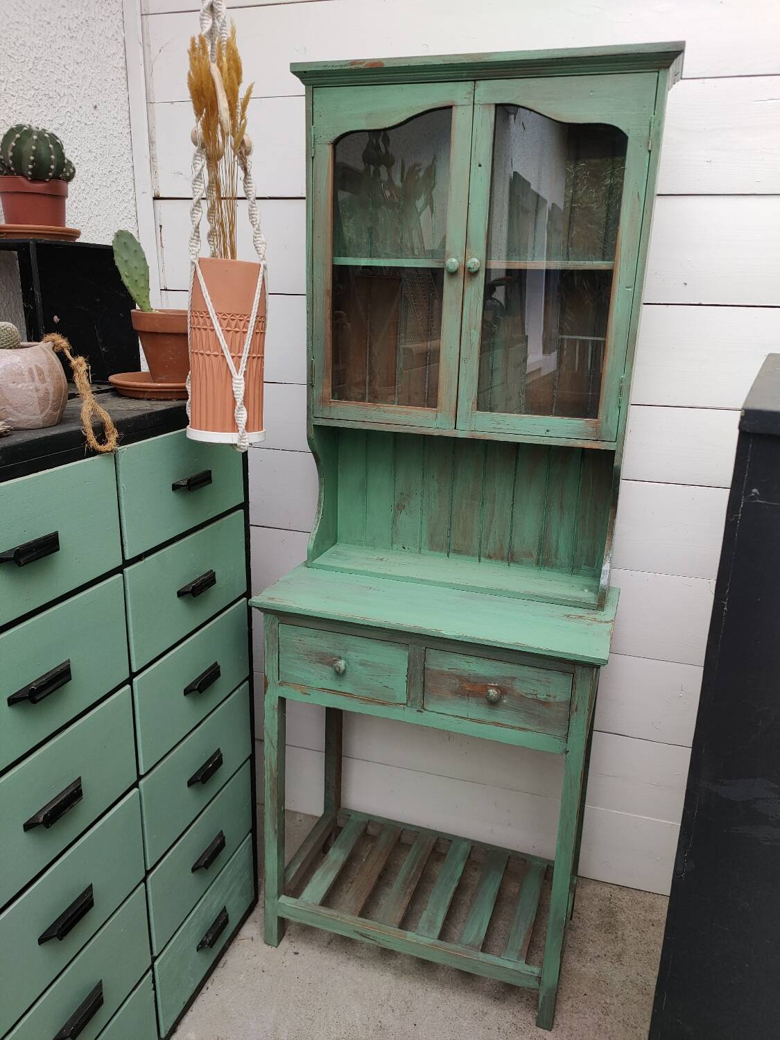 Vaisselier en bois vert