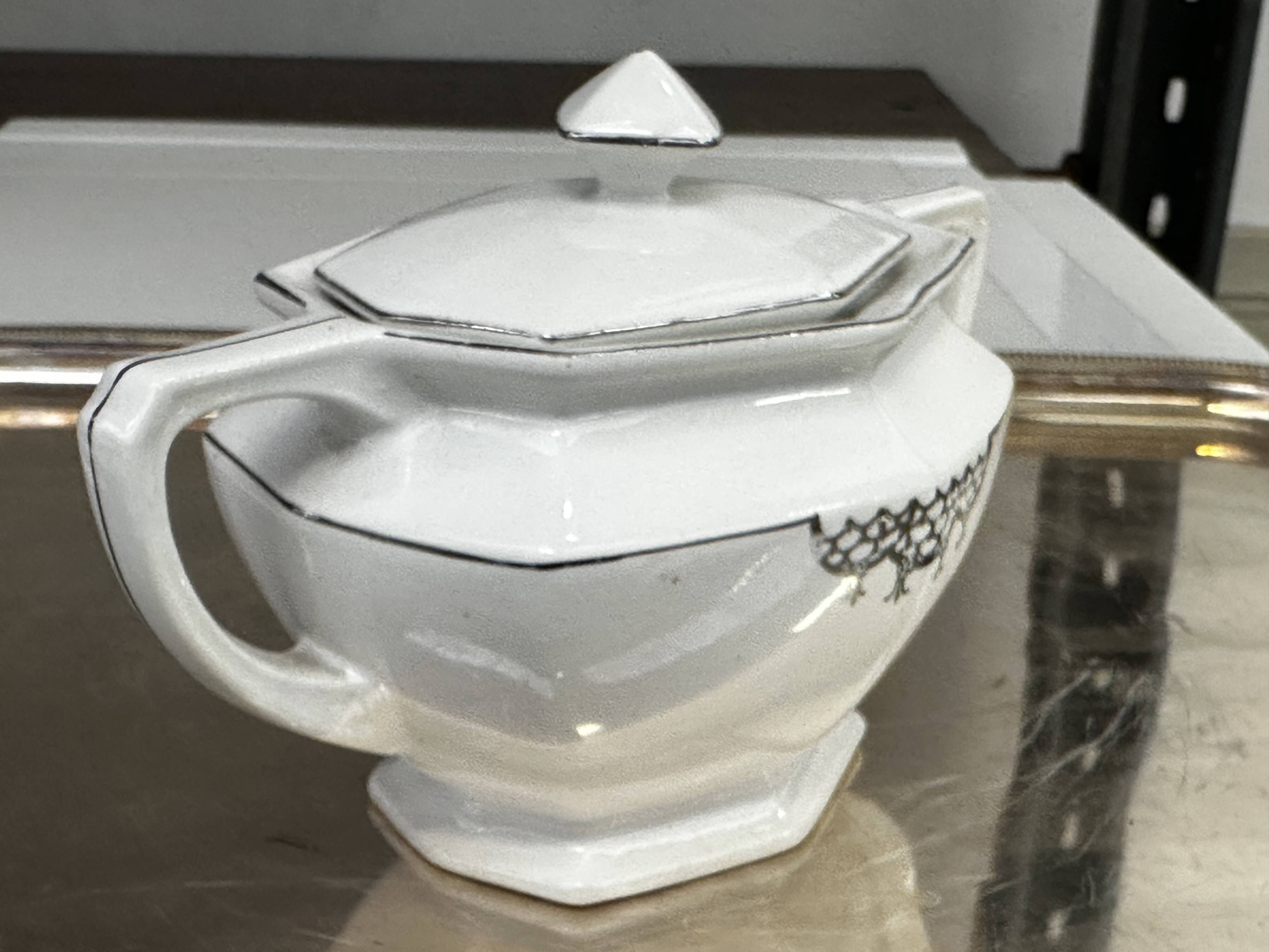 Art Deco sugar bowl circa 1930-40 Czechoslovakian porcelain - Silver trim