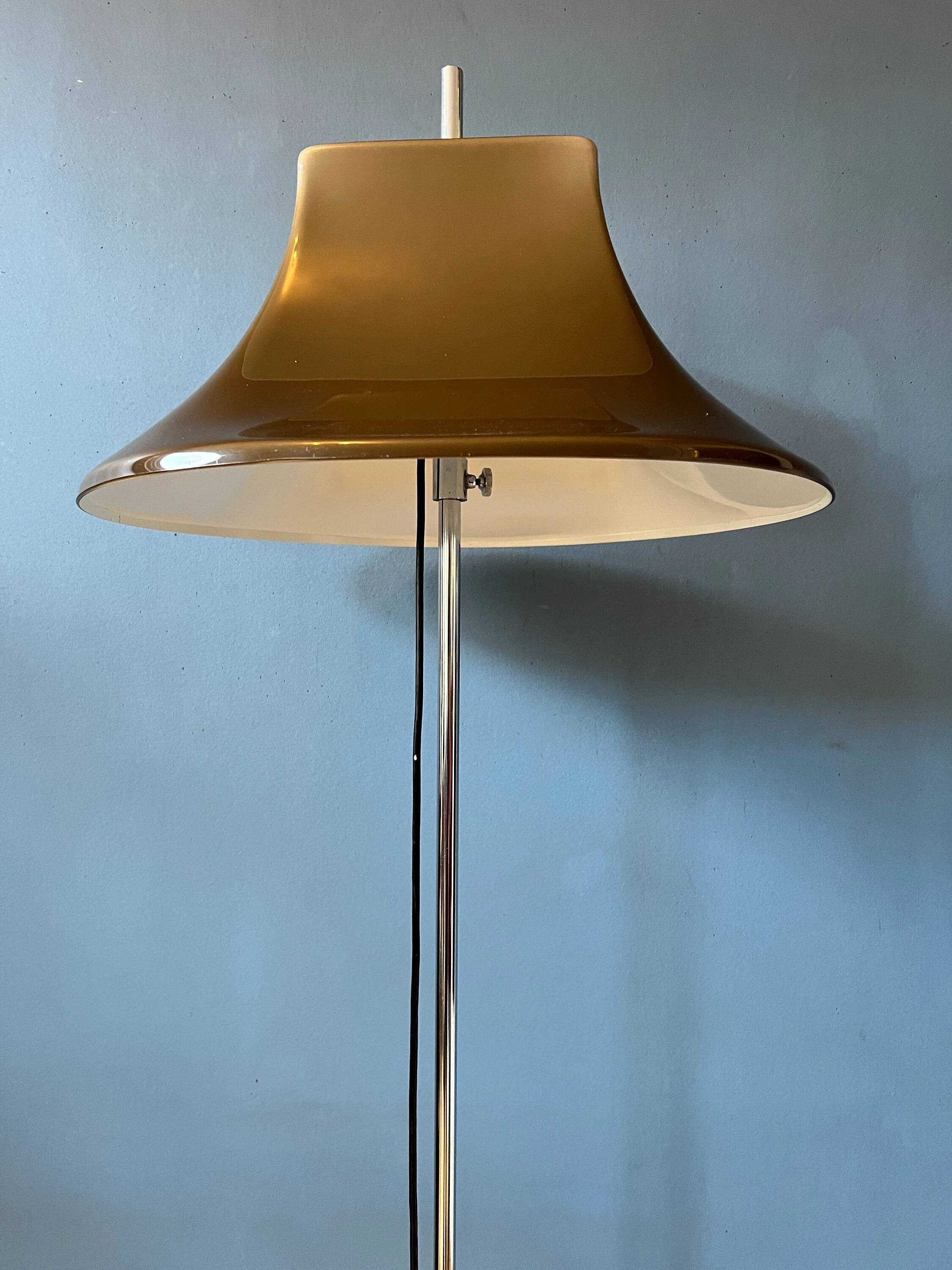 Space Age floor lamp by Willem Hagoort with a beige witch hat-shaped shade.