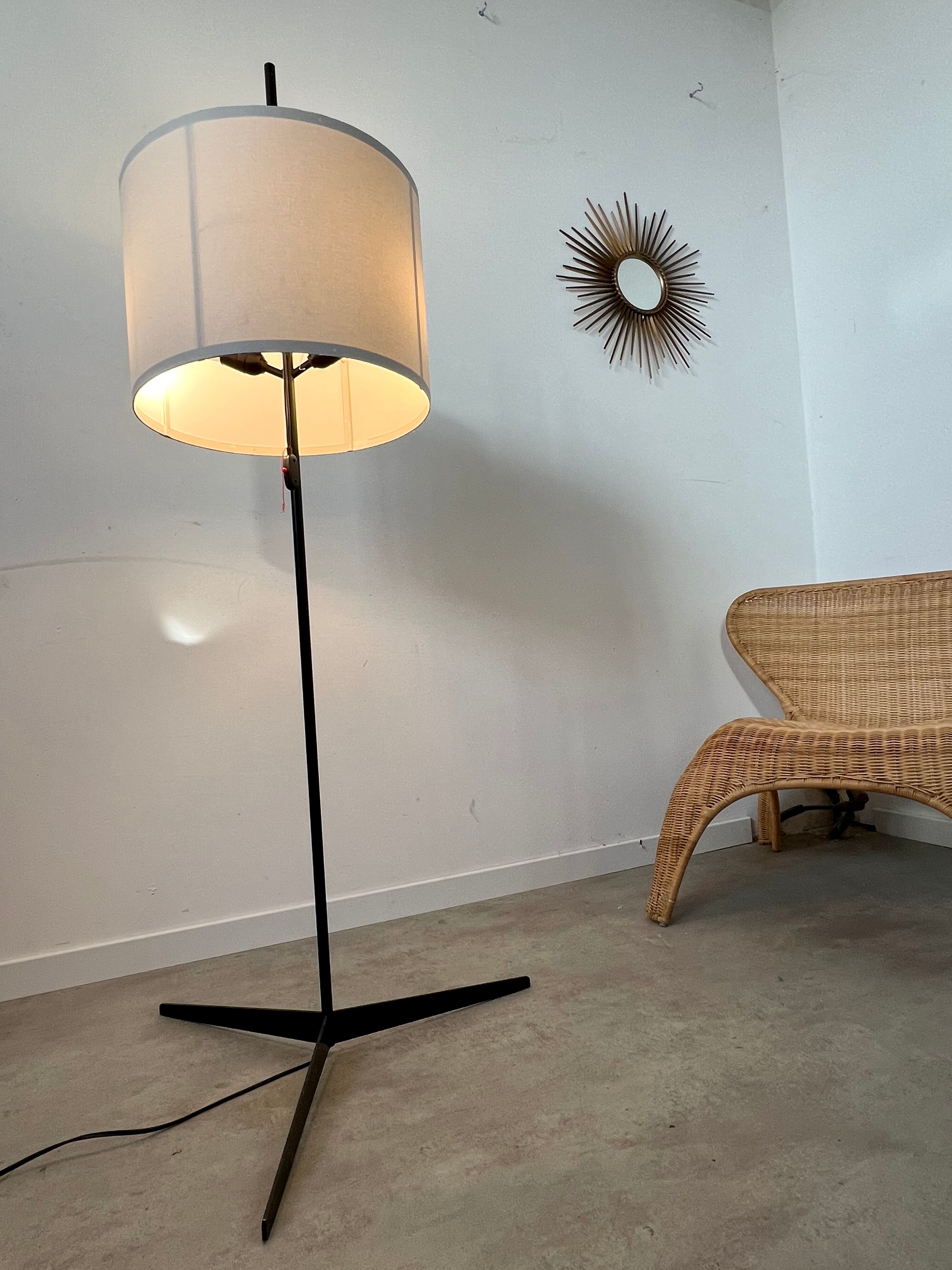 Old design floor lamp from the 50s in metal vintage adjustable lampshade