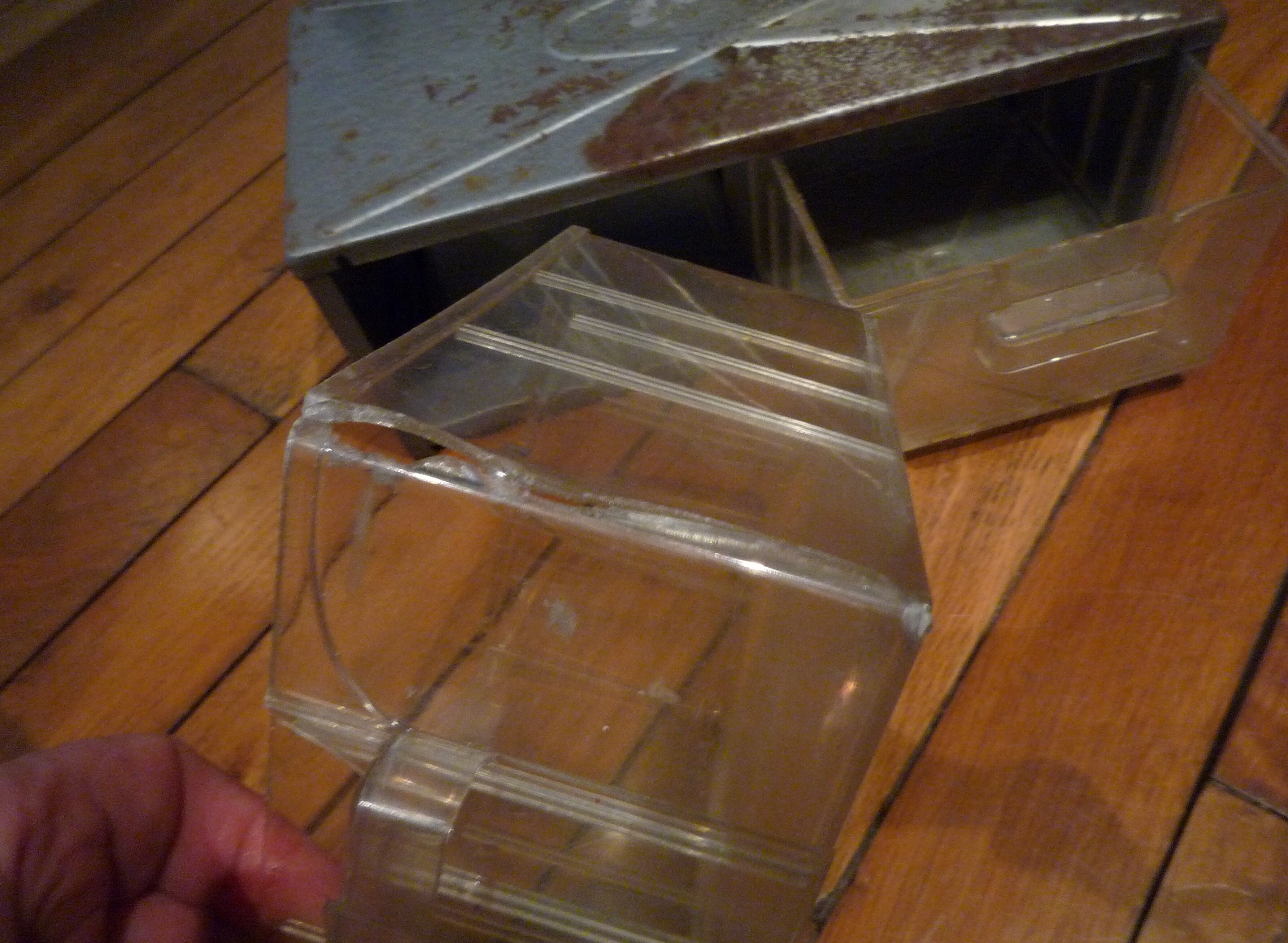 Small metal drawer box, vintage 70s