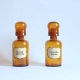 2 flacons d'apothicaire antiques avec bouchons en forme de dôme, années 1900