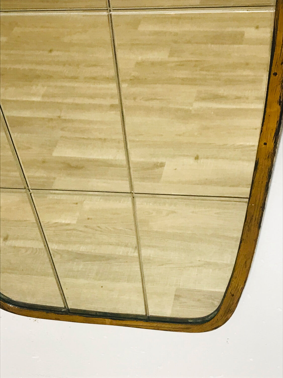 Asymmetrical mirror from the 60s