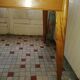 Table en formica rouge en tbe