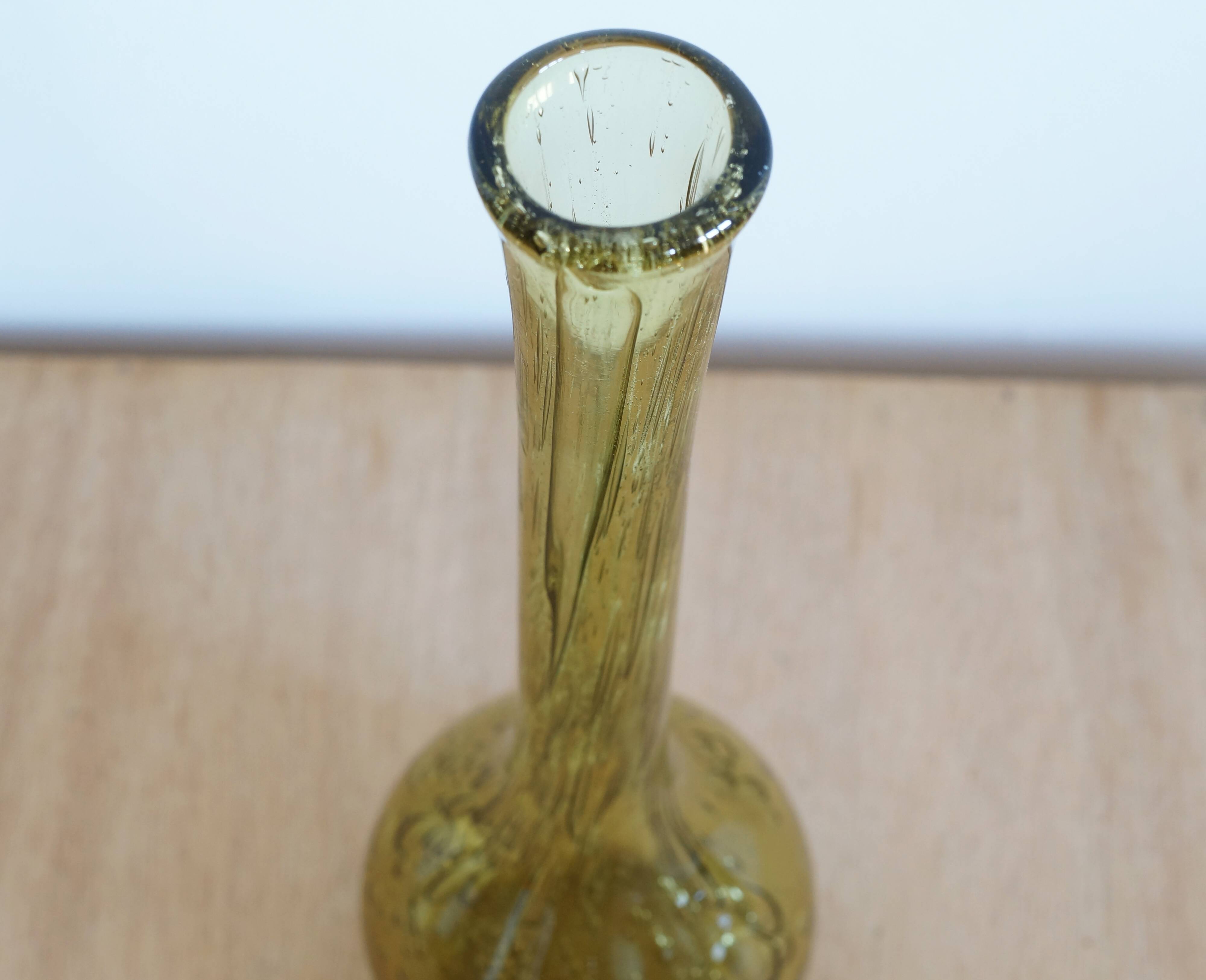 Vase à col long en verre soufflé bullé