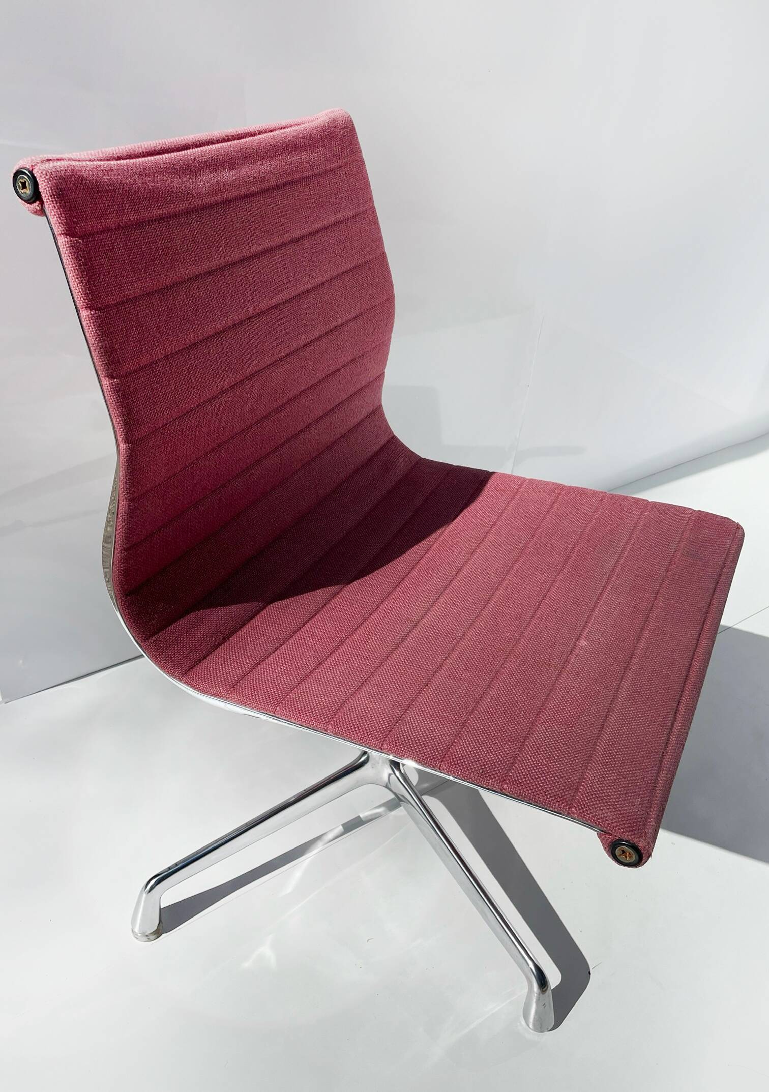 FAUTEUIL DE BUREAU EA101 EDITION HERMAN MILLER – ALUMINIUM GROUP   RAY & CHARLES EAMES