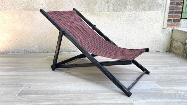 Vintage folding deck chair