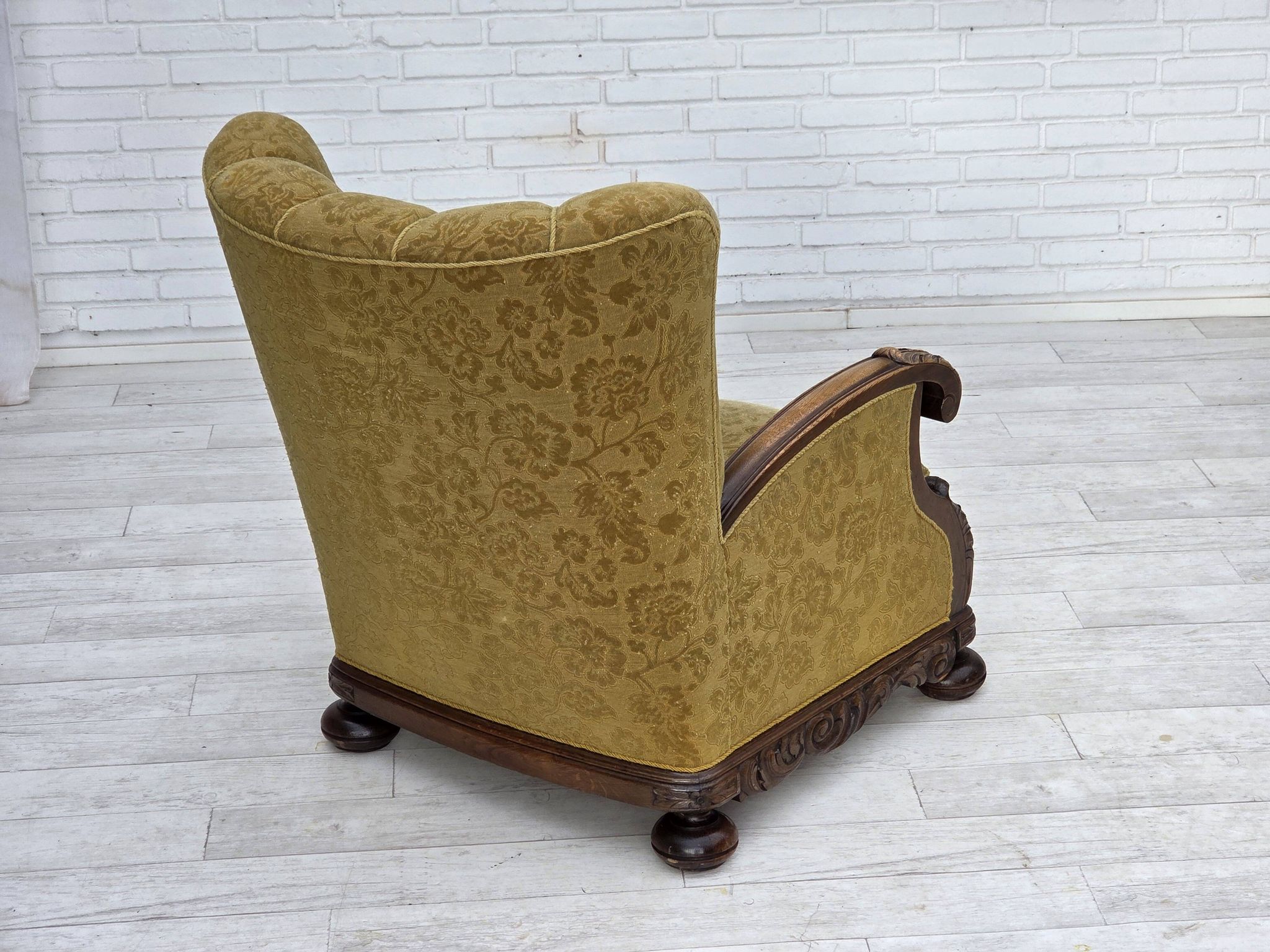 Fauteuil danois à dossier haut, années 1960, laine d'ameublement, bois de chêne massif.
