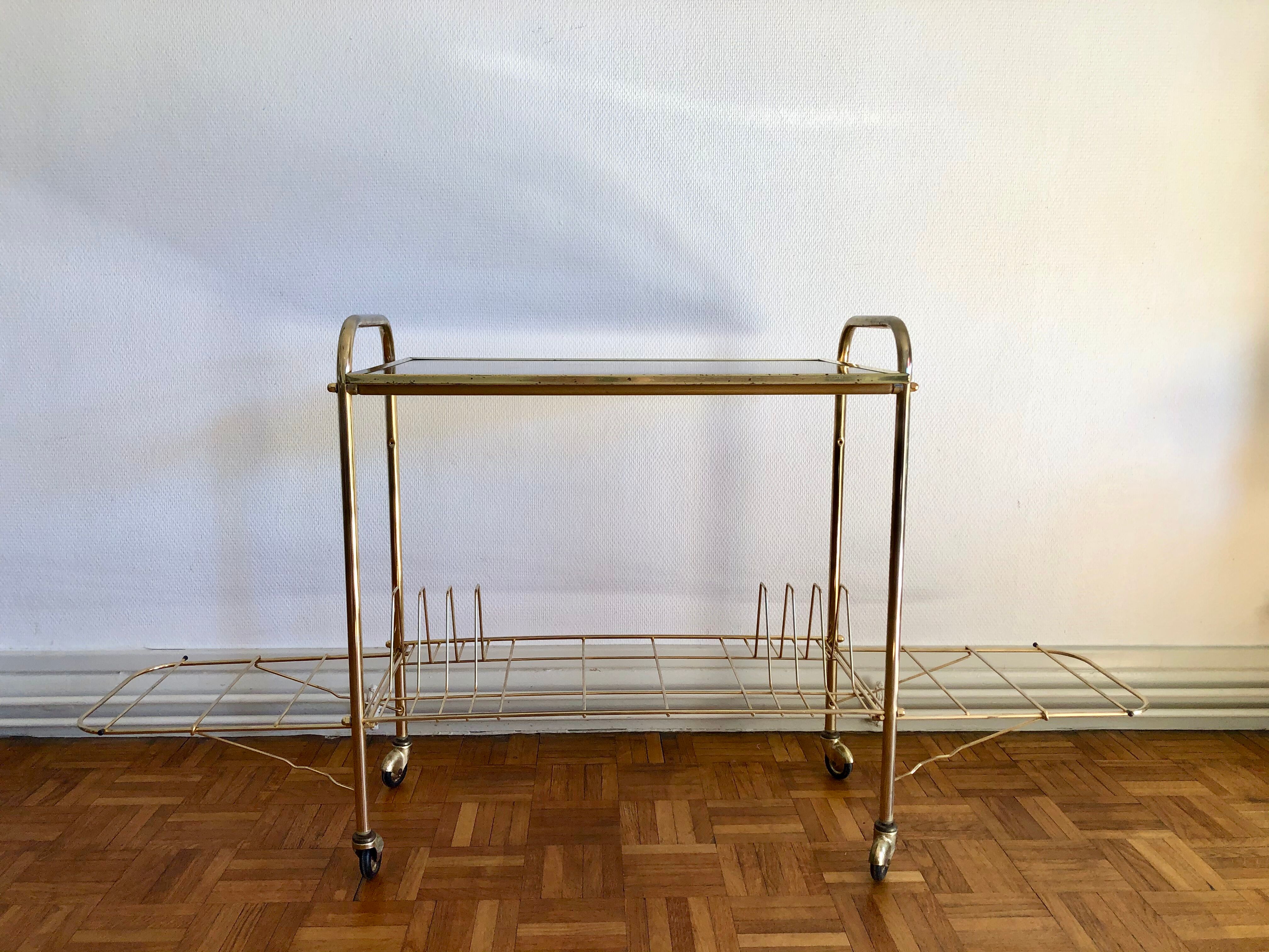 Scalable gold brass vinyl holder