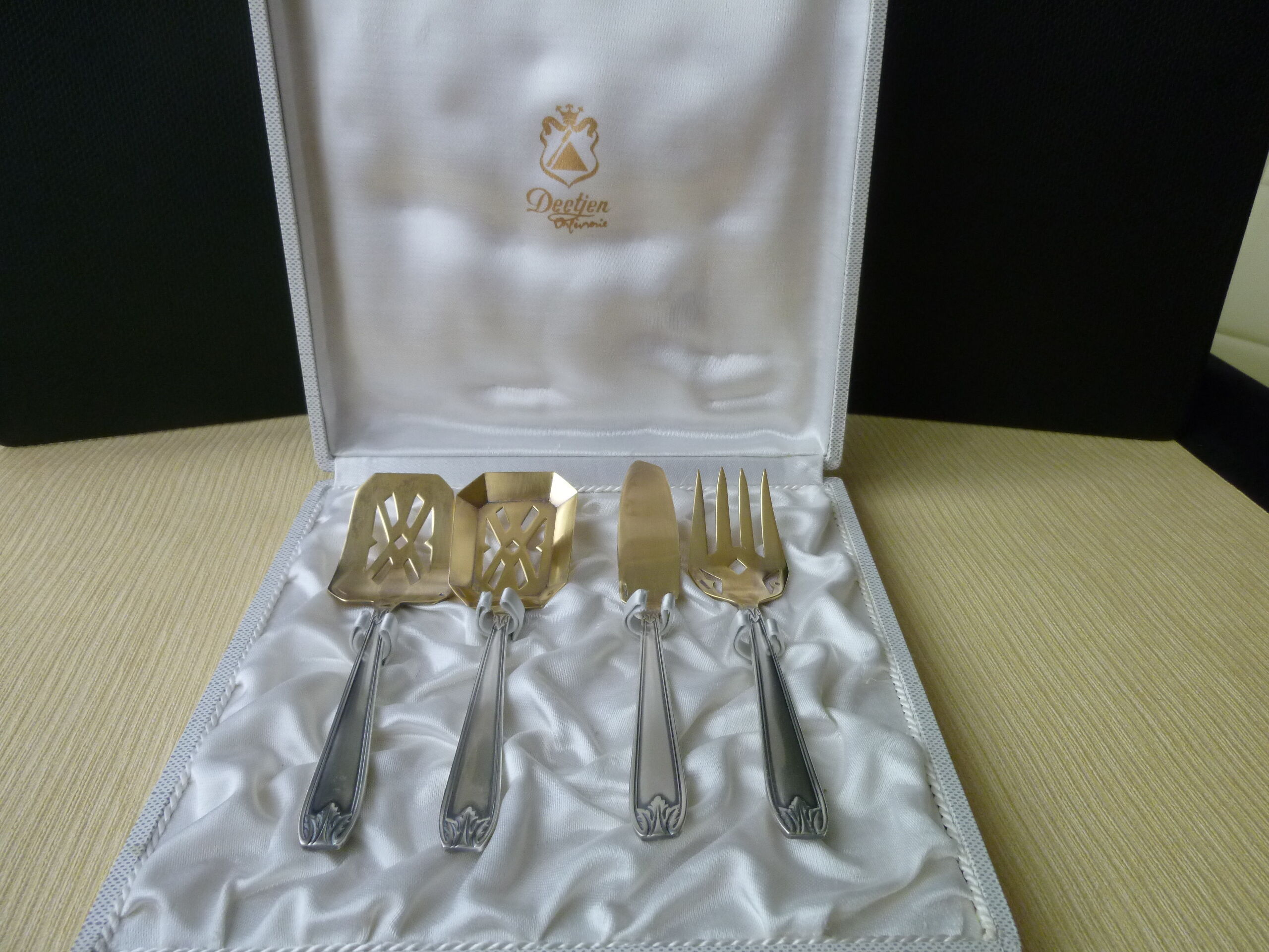 Silver Metal Mignardise Service Deetjen