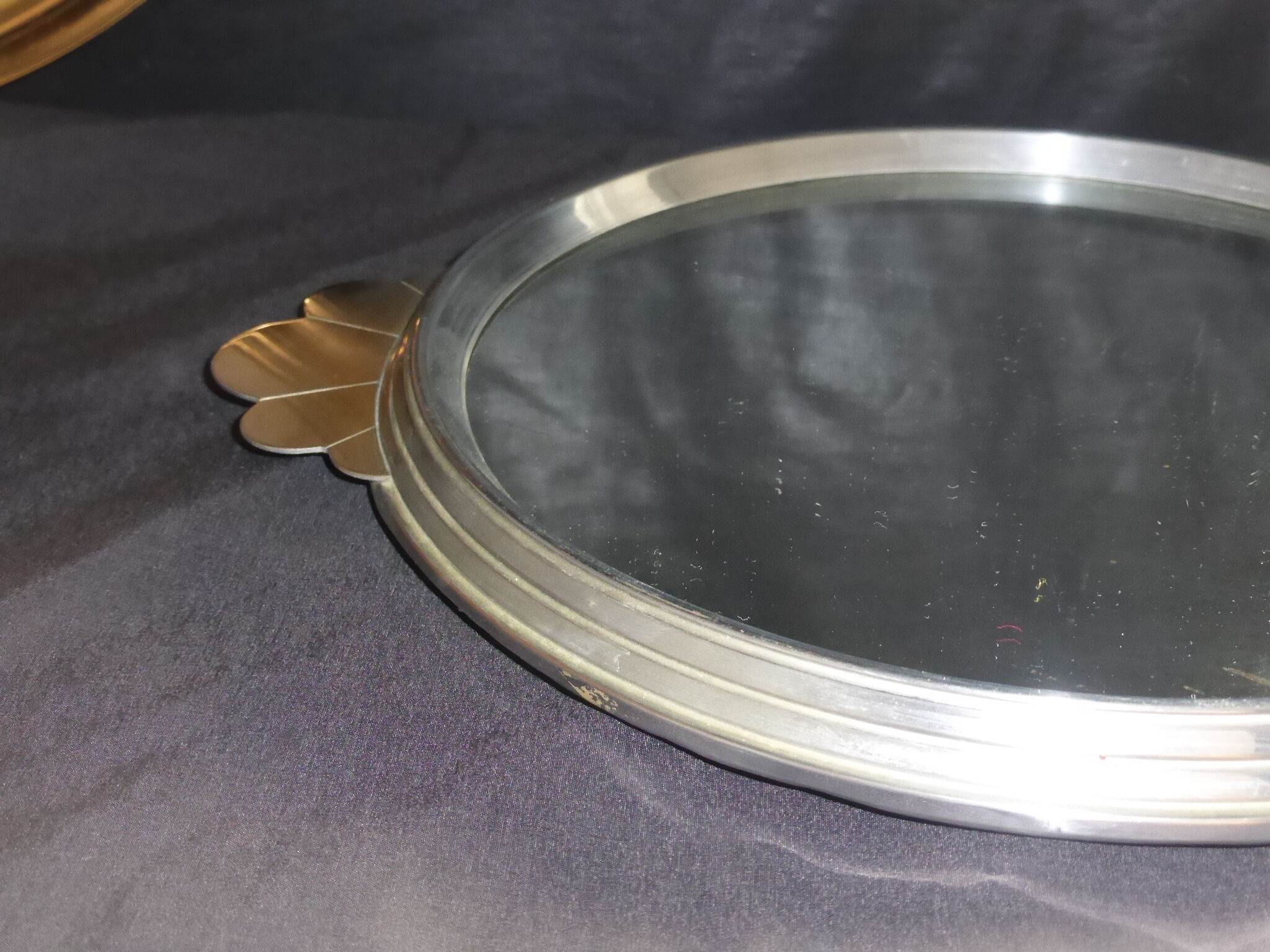 Round mirror tray polylobed side sockets 40/50 years