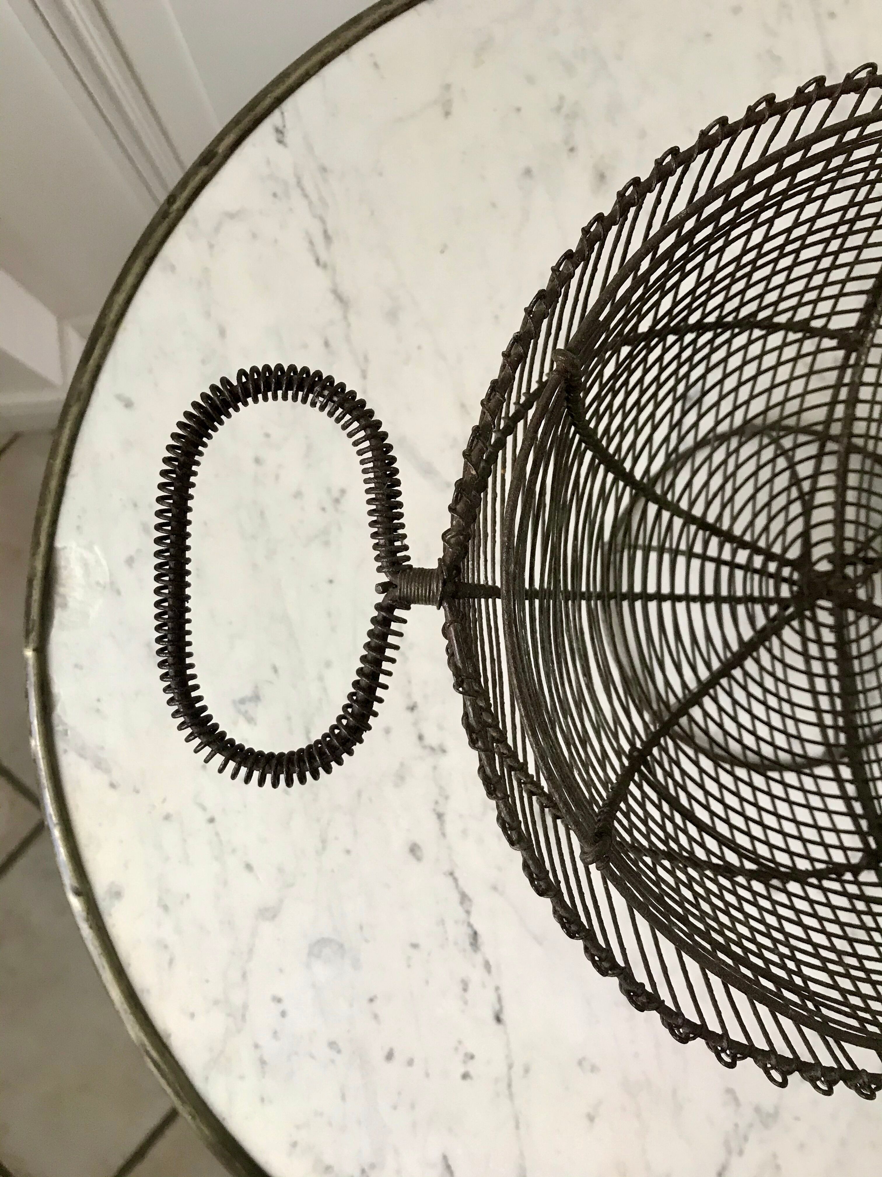 Modular salad basket / egg early twentieth century