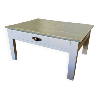 Solid wood coffee table with drawer