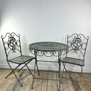 Salon de Jardin en fer forgé pliable vert patiné 1 table + 2 Chaises