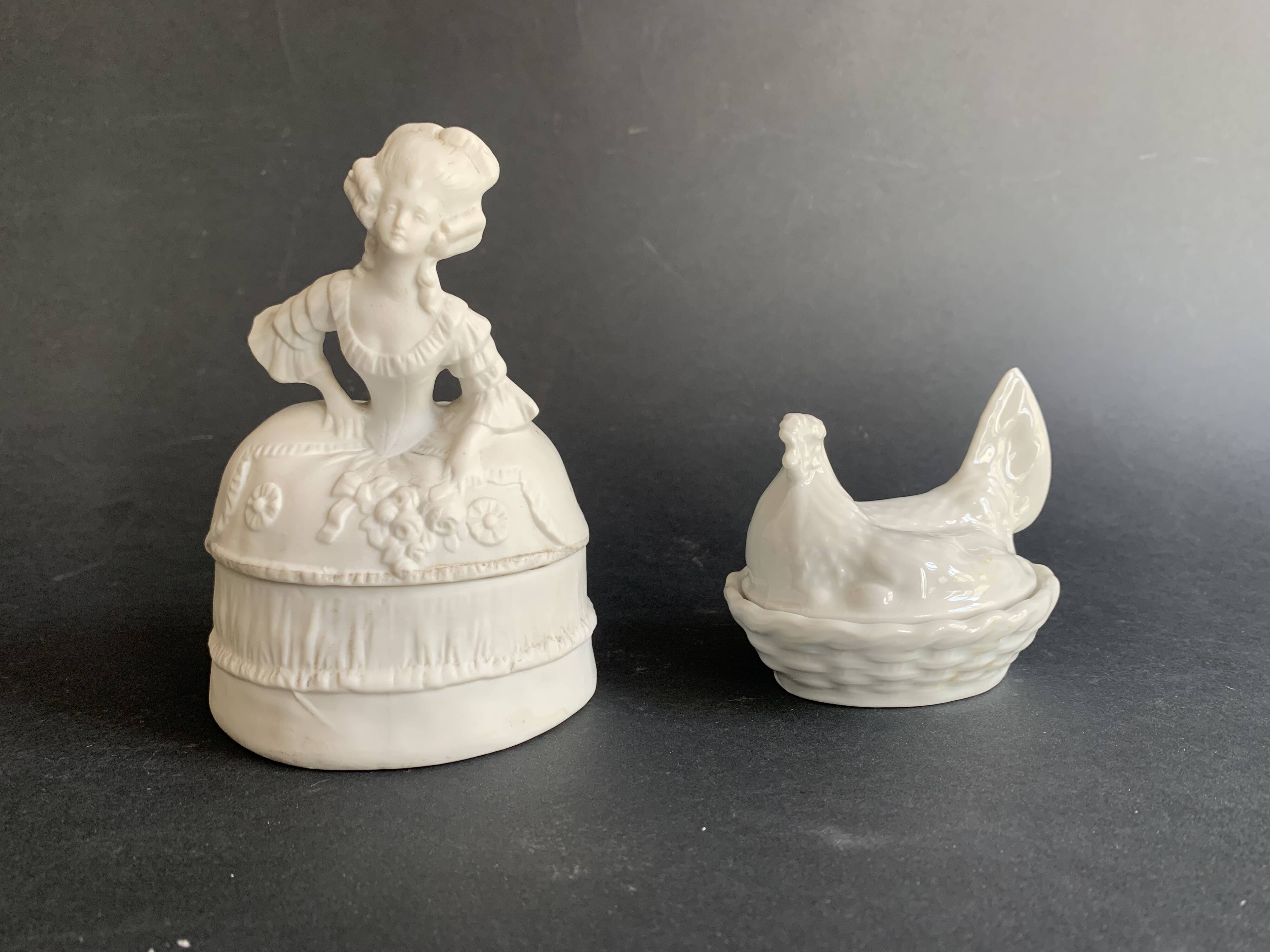 Mini terrine poule en porcelaine blanche ancienne