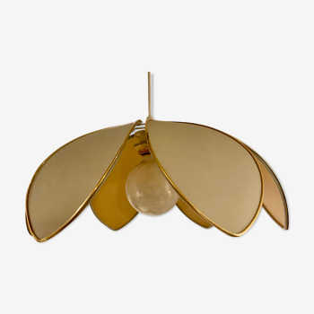 Vintage flower petal suspension