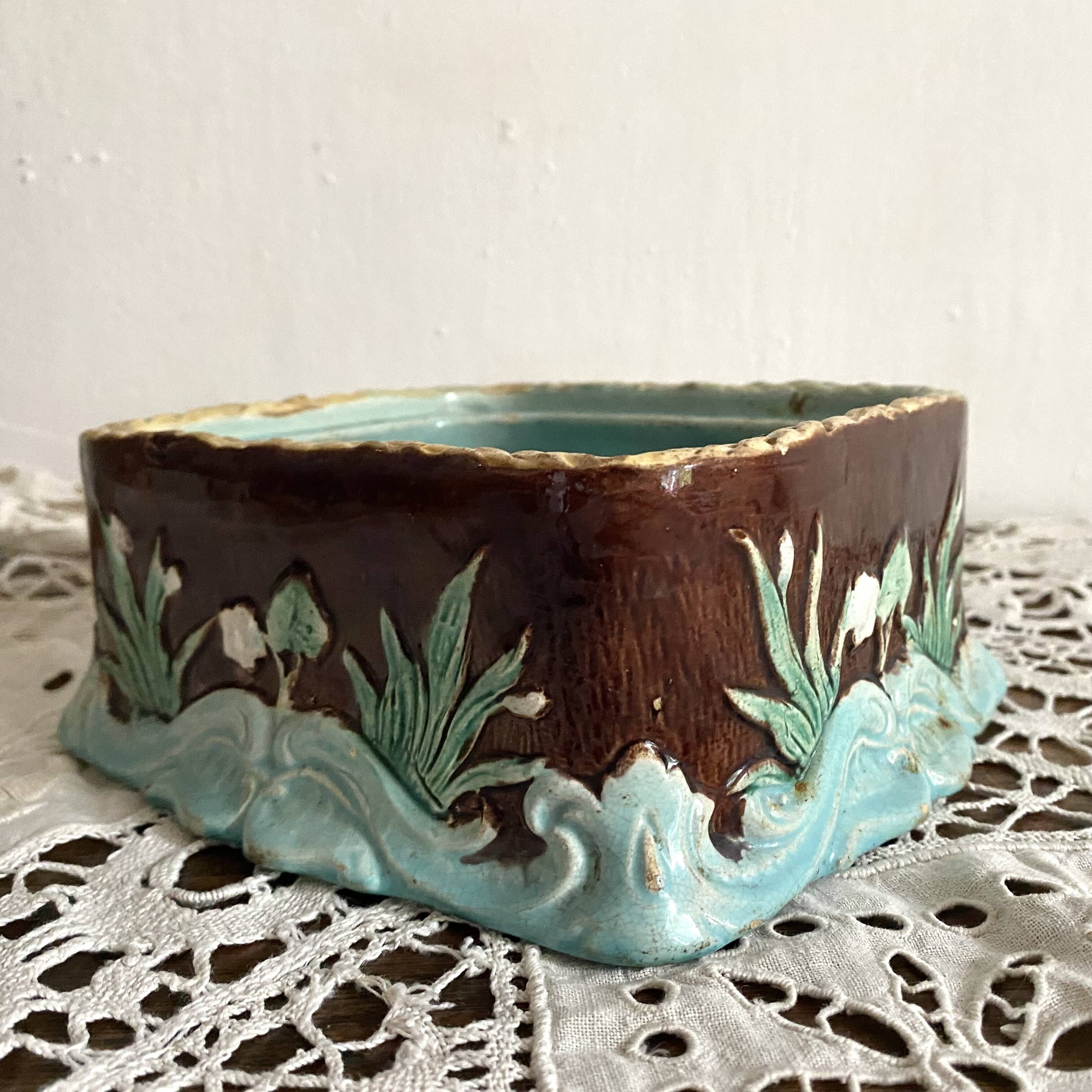 Art Nouveau slip dish