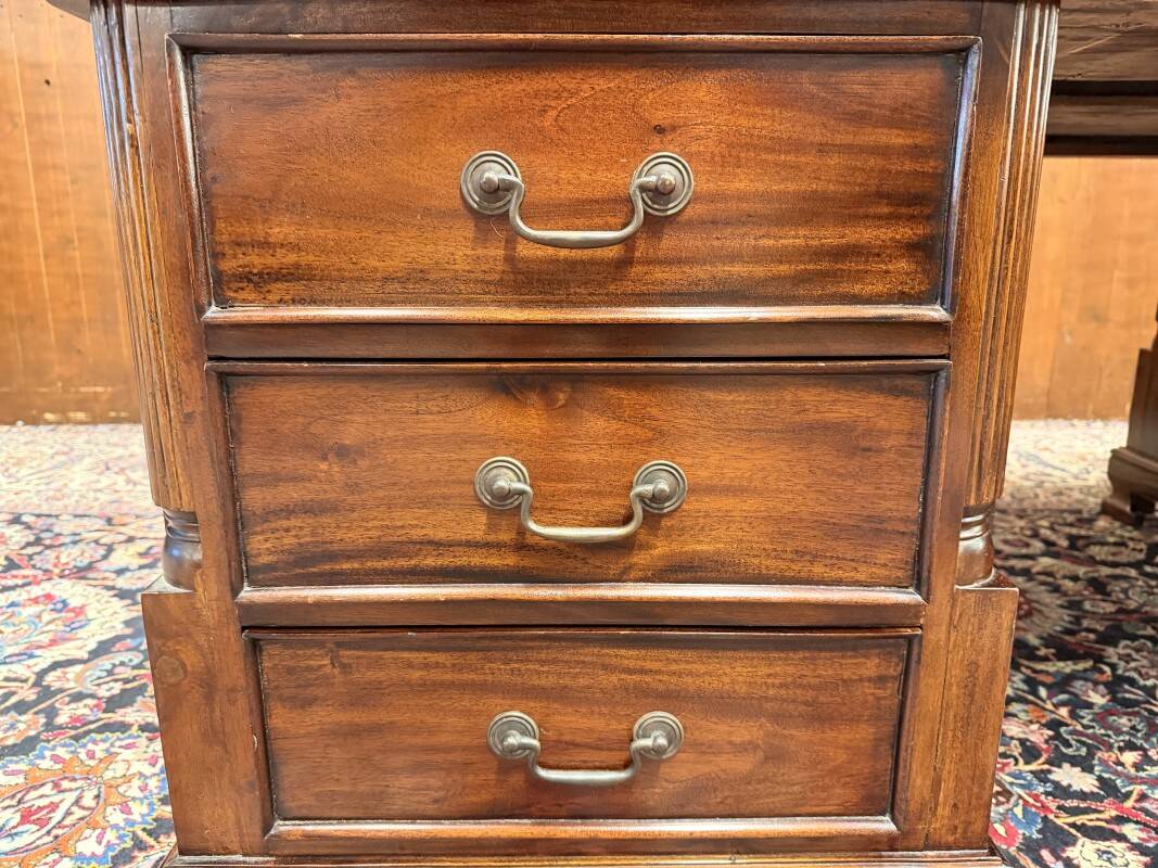 English Classic Chesterfield Partnerdesk Desk