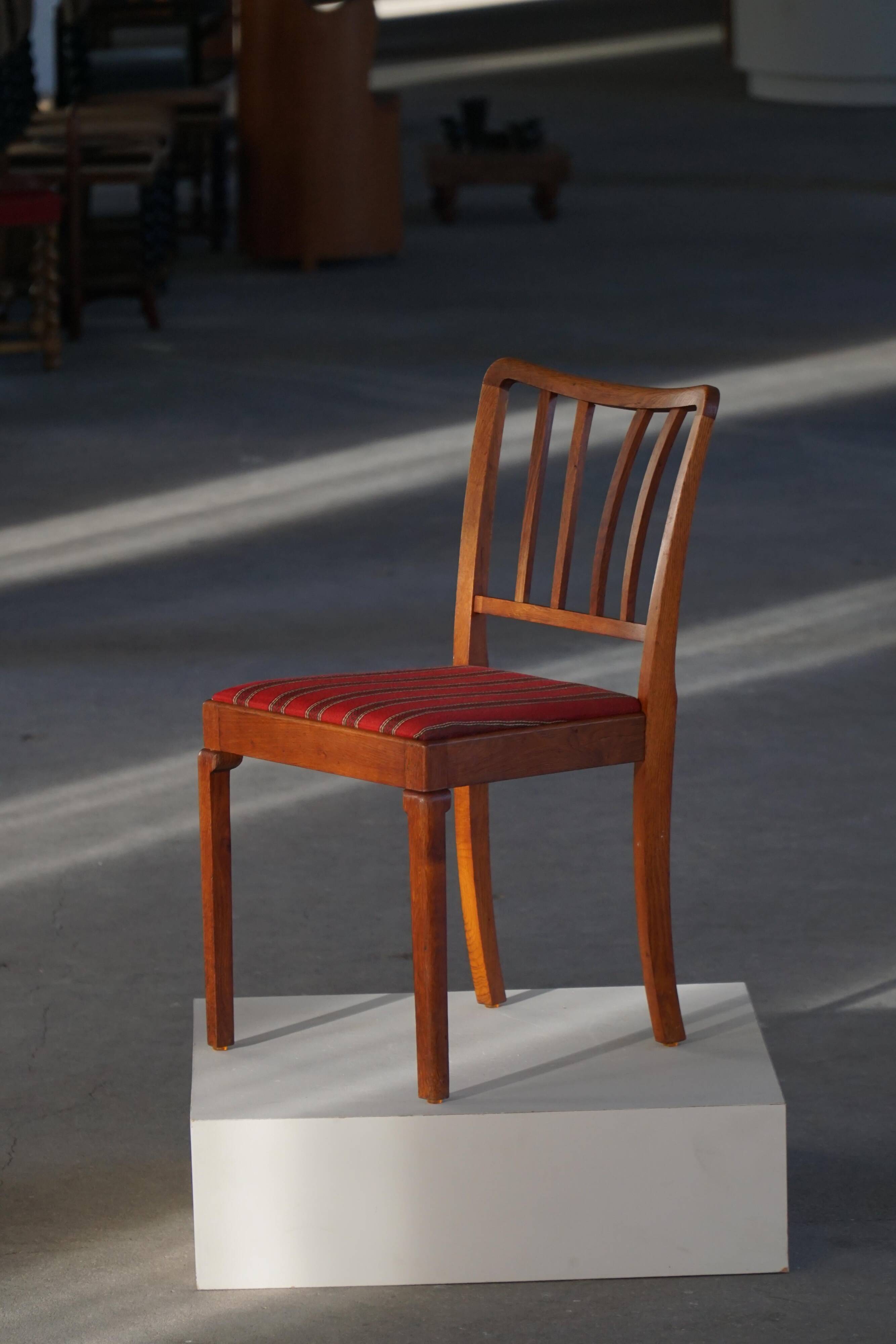 Set of 6 modern classic Danish dining chairs, oak with upholstered seats, 1950s.