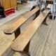Lot de deux bancs de ferme